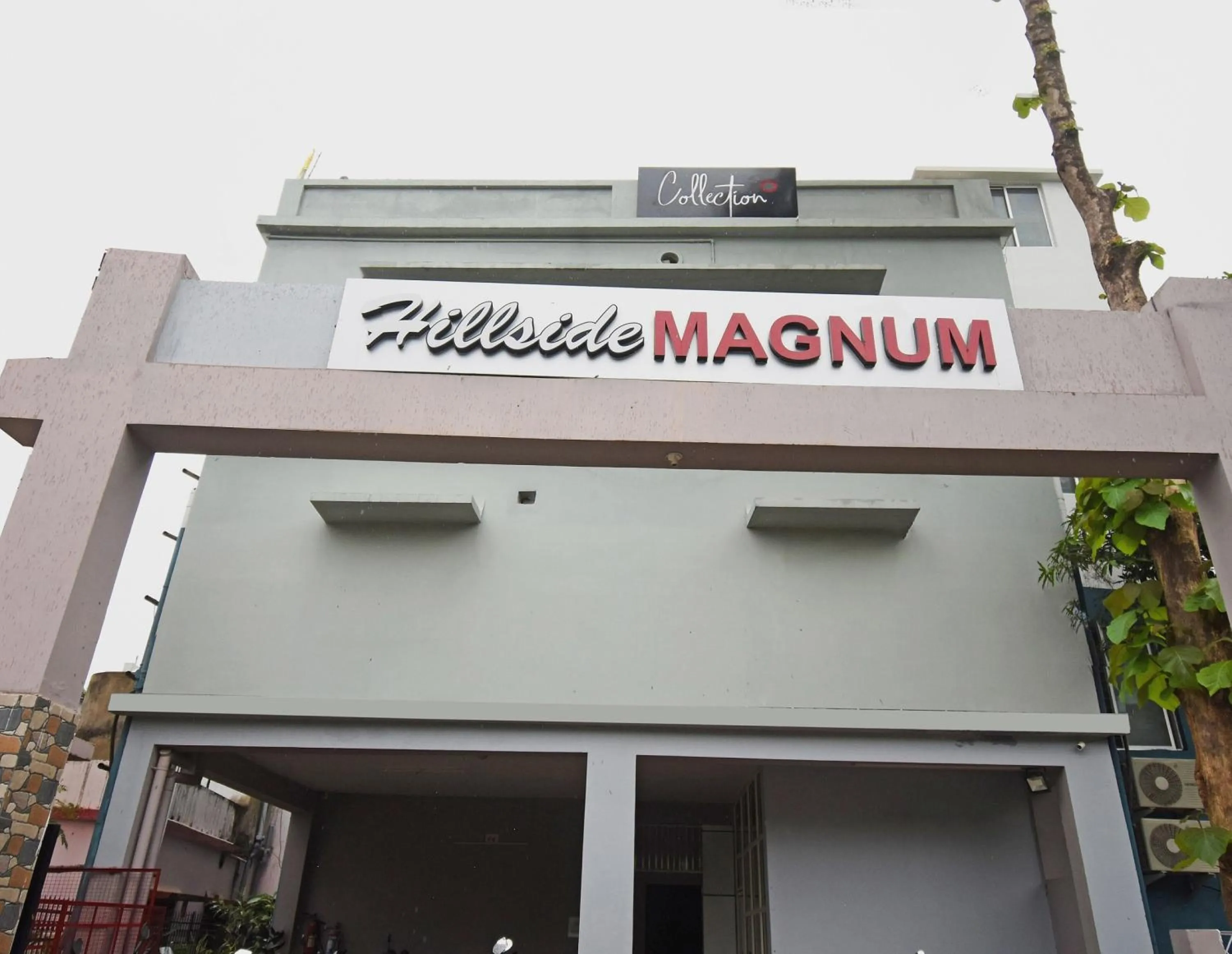 Facade/entrance in Super Collection O Sayhallo Hillside Magnum