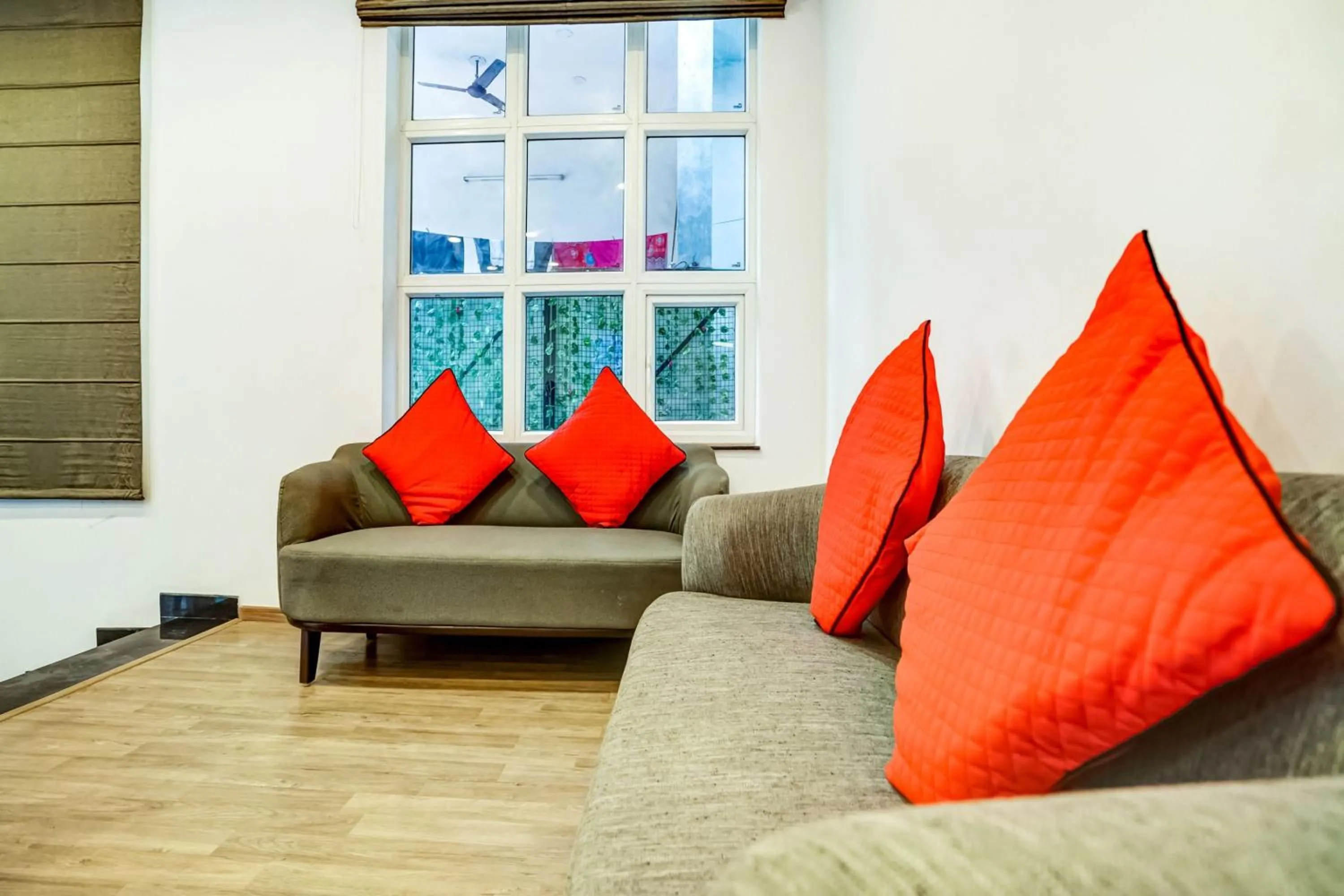 Lobby or reception in Super Townhouse Sector 19 Fun Republic Mall Indiranagar