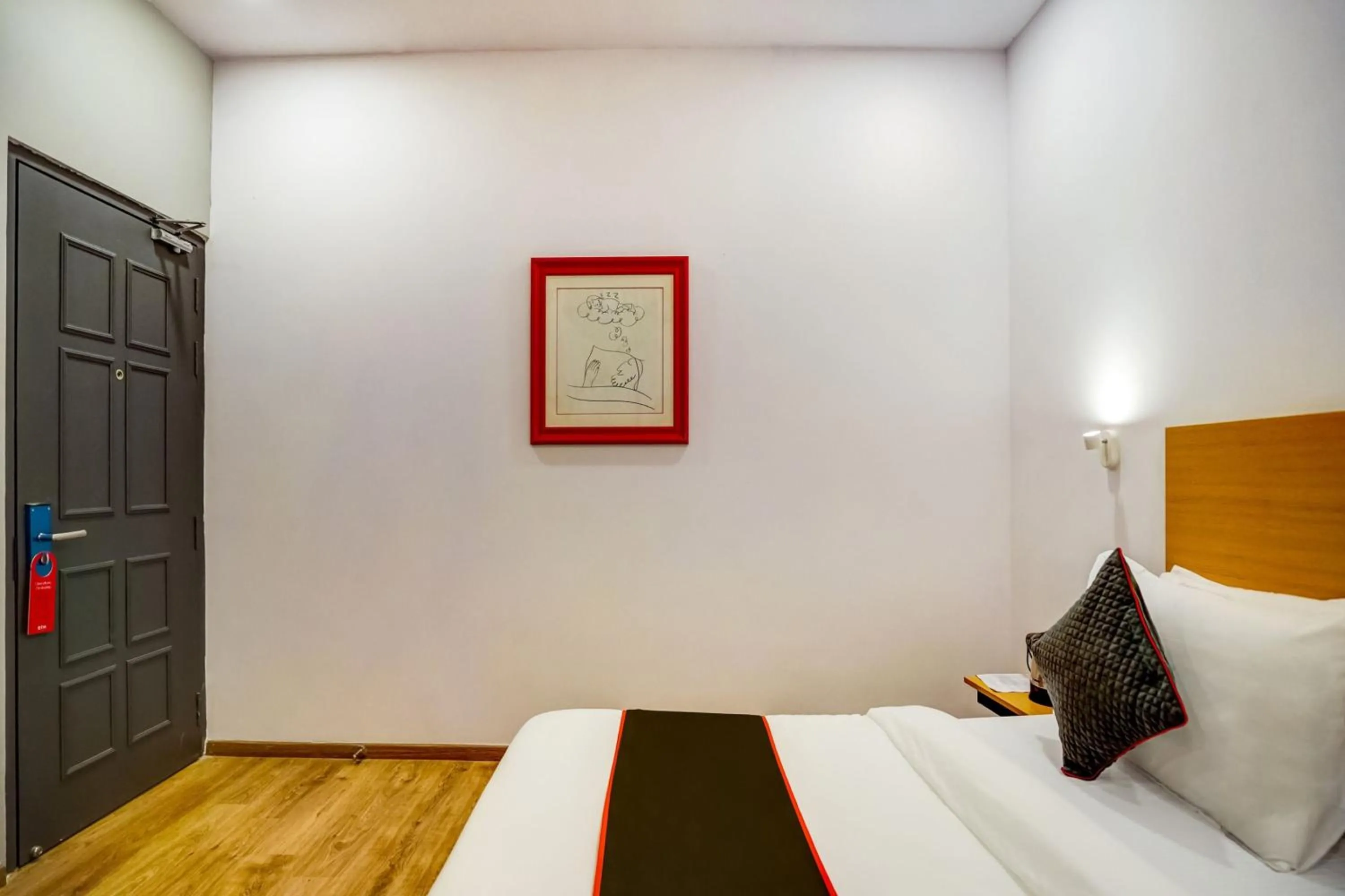 Bedroom, Bed in Super Townhouse Sector 19 Fun Republic Mall Indiranagar