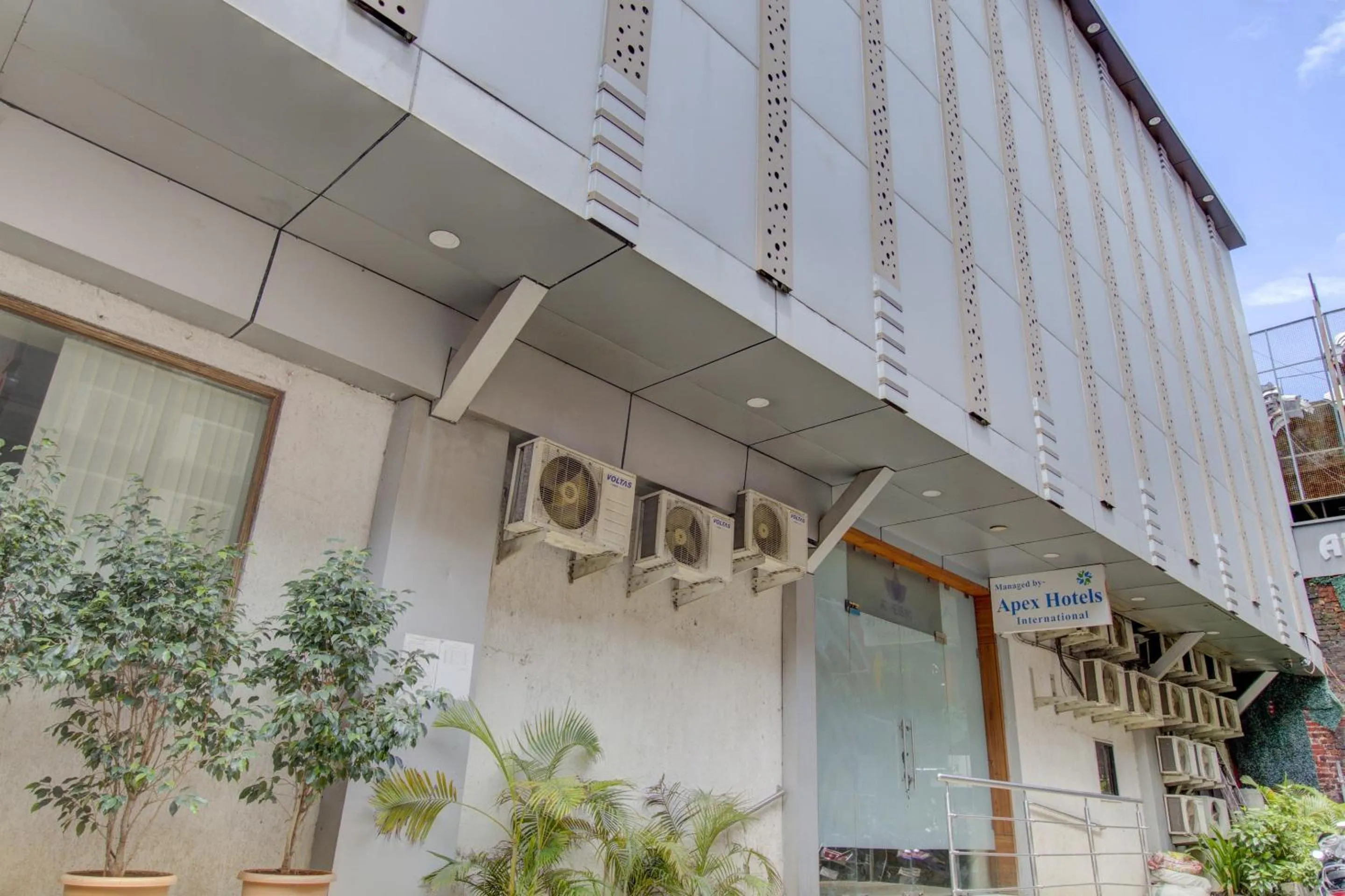 Facade/entrance in Hotel O Address Inn