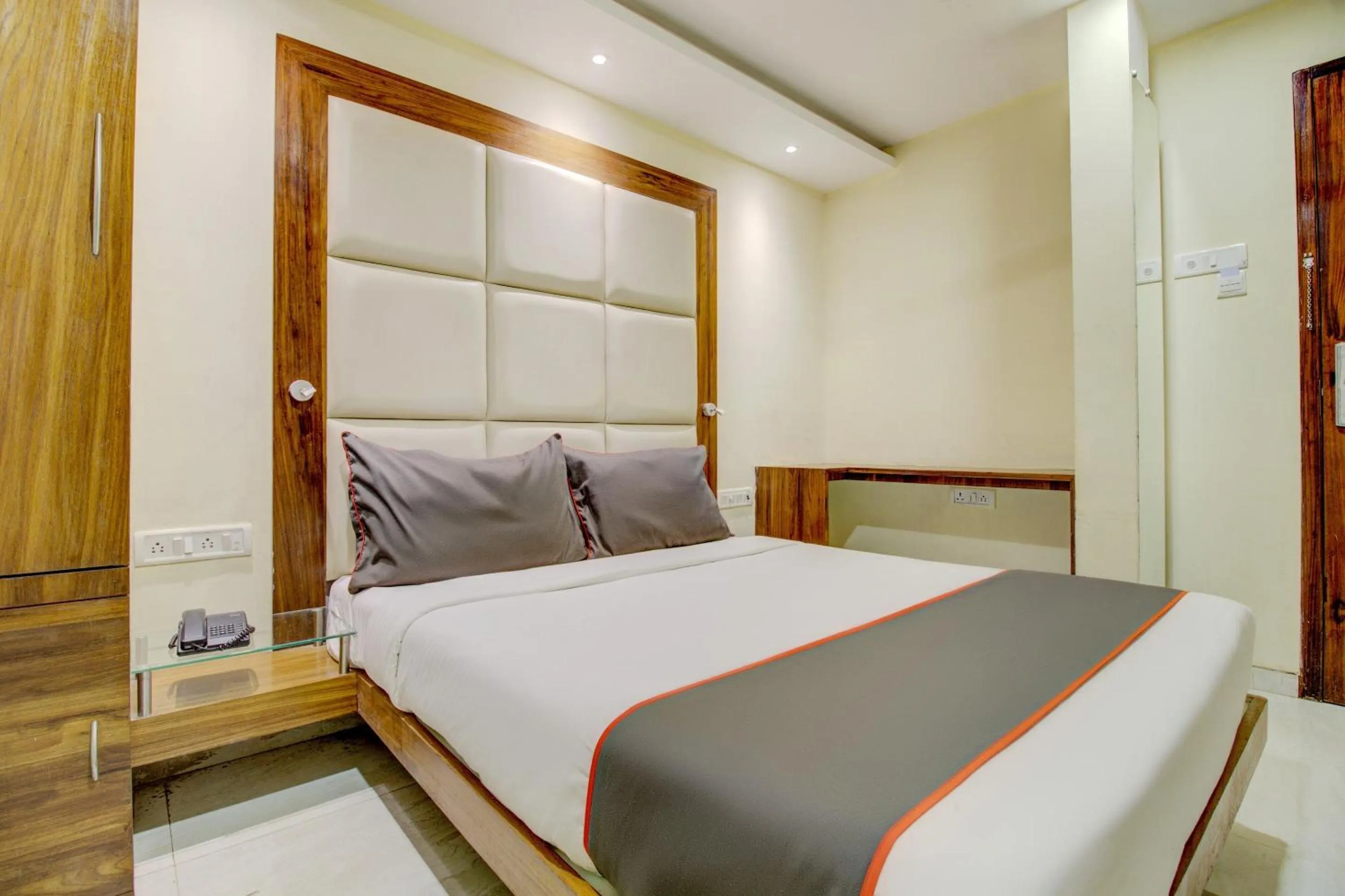 Bedroom, Bed in Hotel O Address Inn