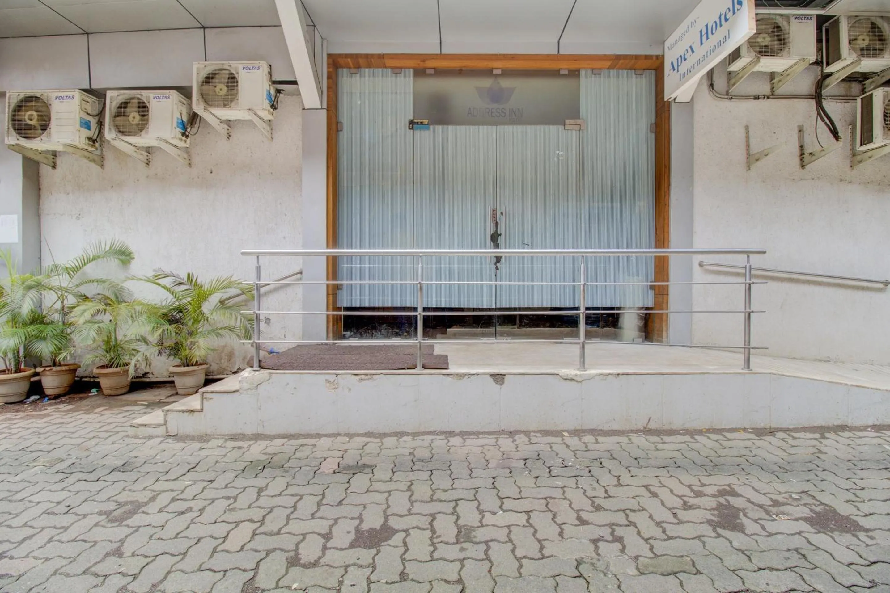 Facade/entrance in Hotel O Address Inn