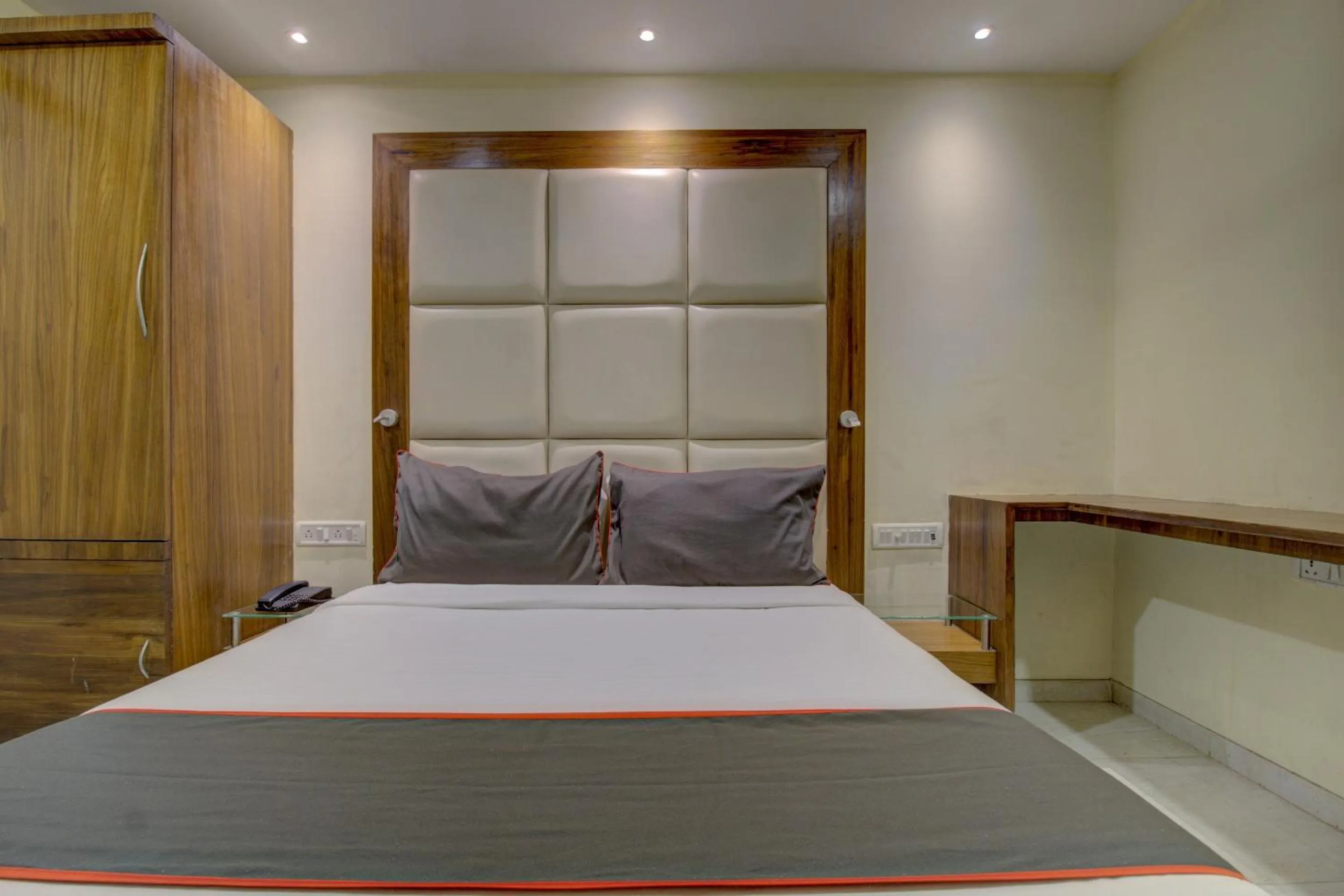 Bedroom, Bed in Hotel O Address Inn