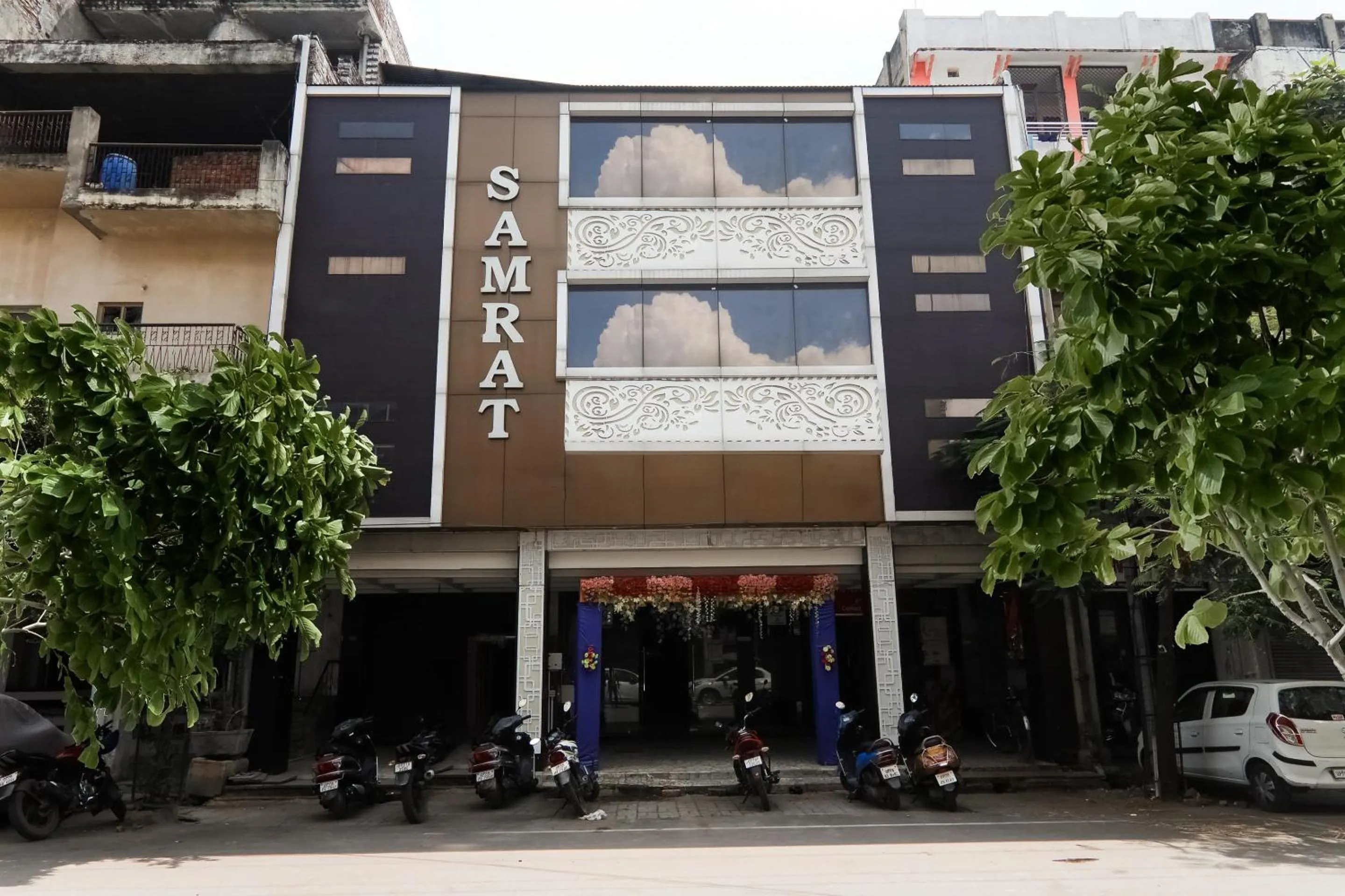 Facade/entrance in Hotel O Samrat