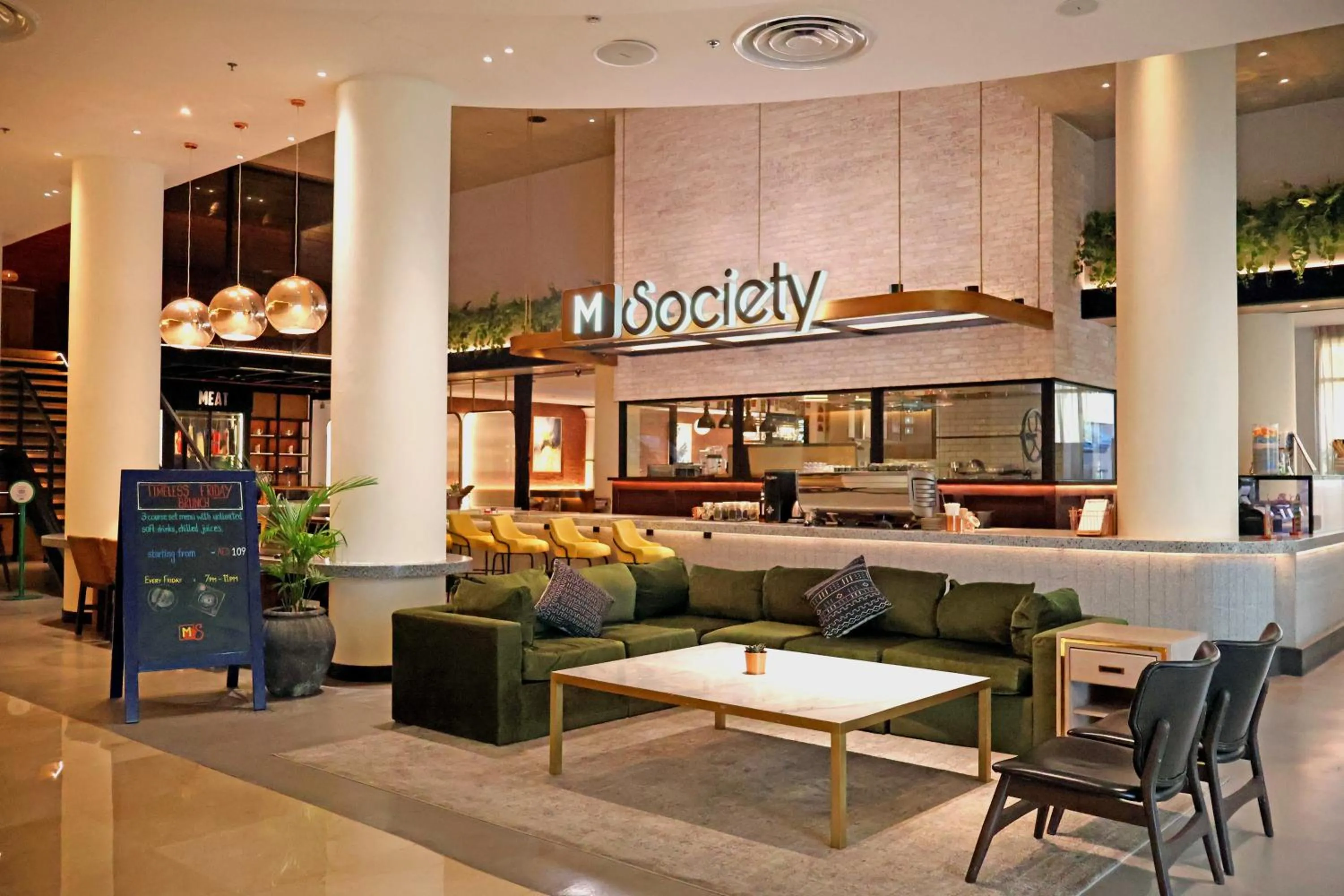 Restaurant/places to eat in Millennium Airport Hotel Dubai