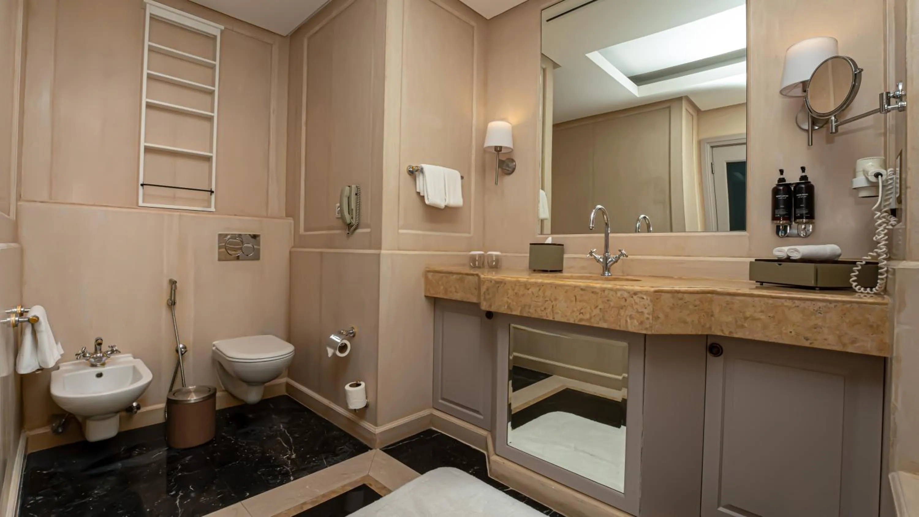 Shower in Millennium Hotel Doha