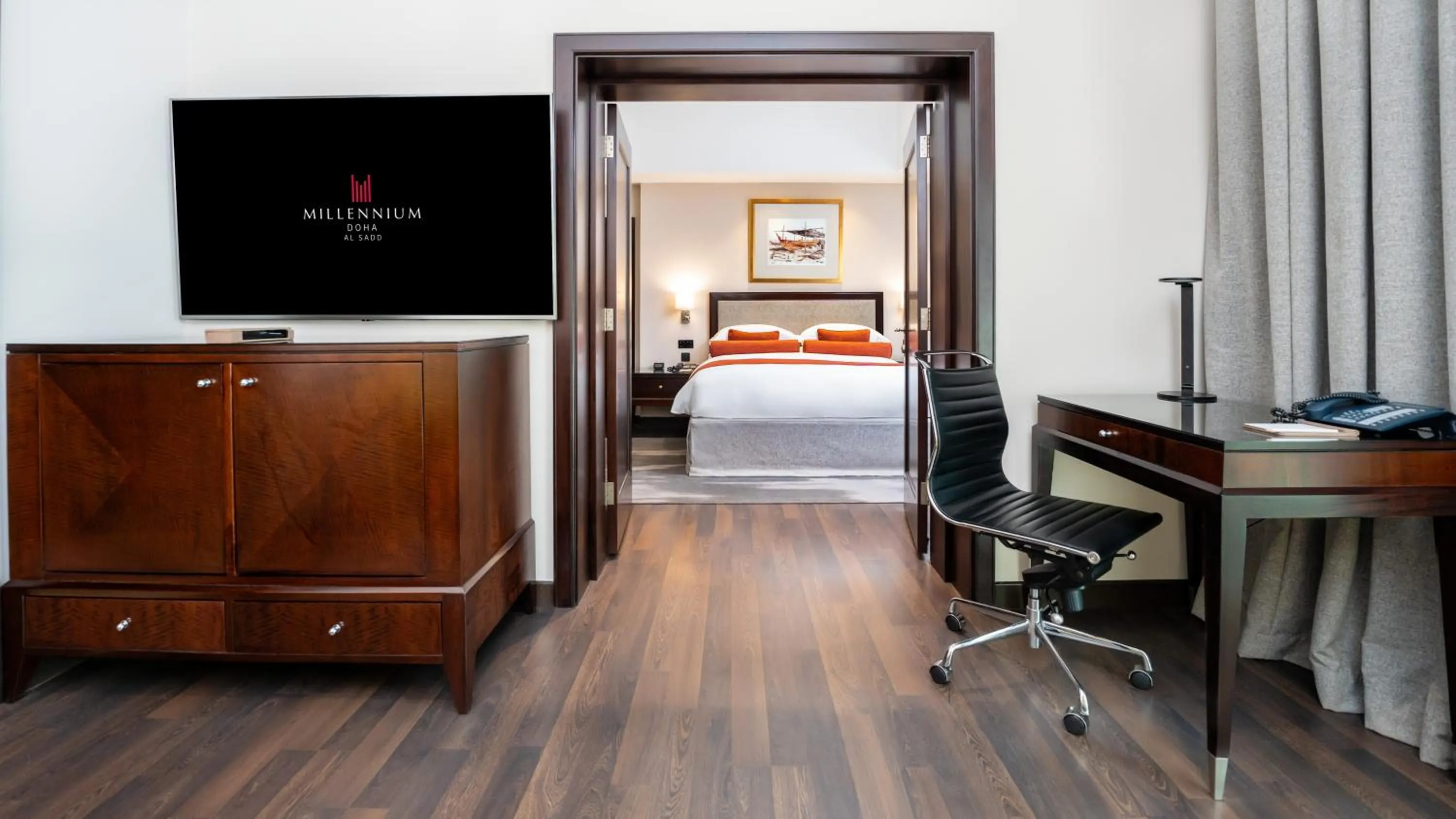 Evening entertainment, Bed in Millennium Hotel Doha