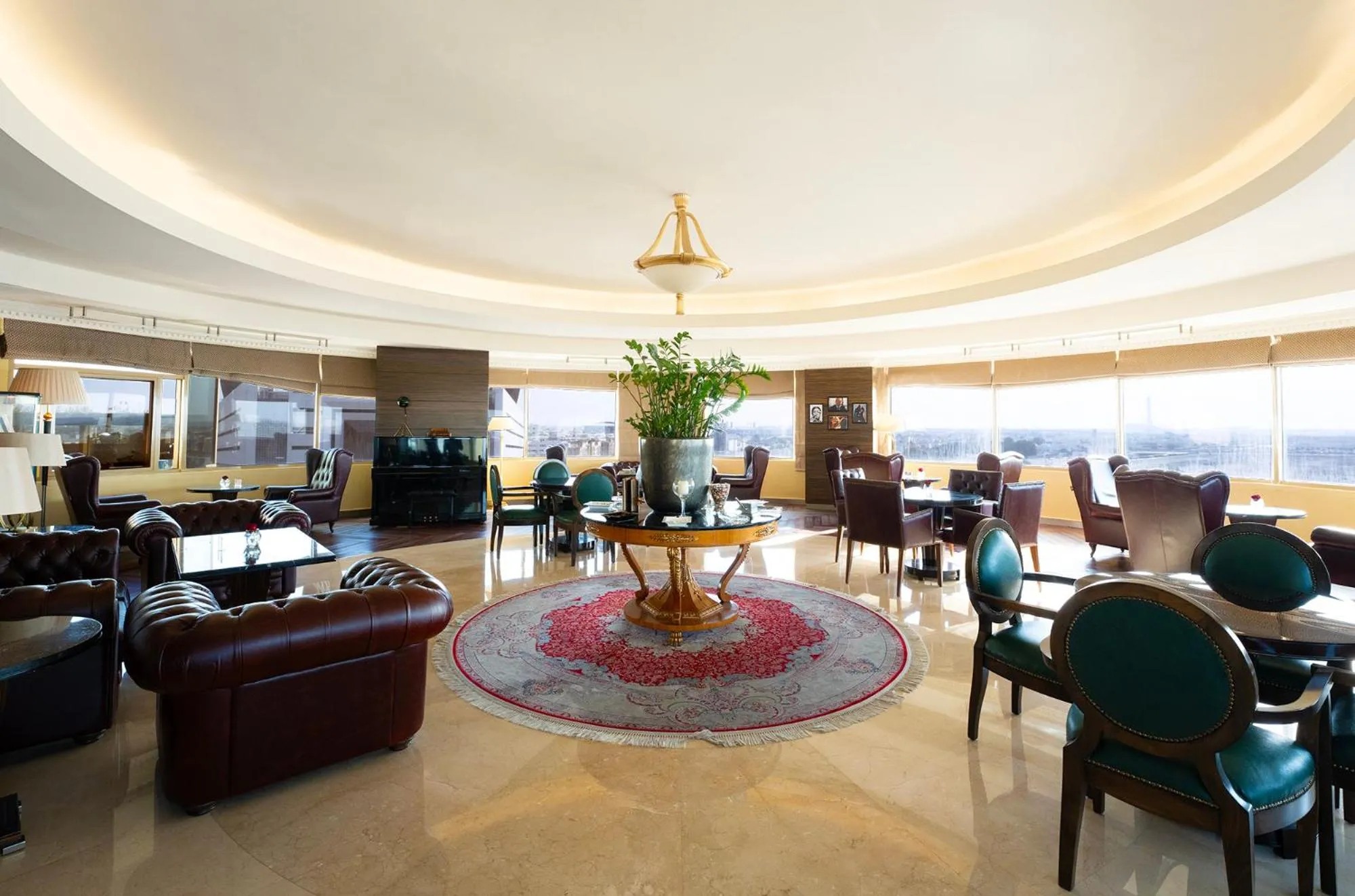 Lounge or bar in Millennium Hotel Doha