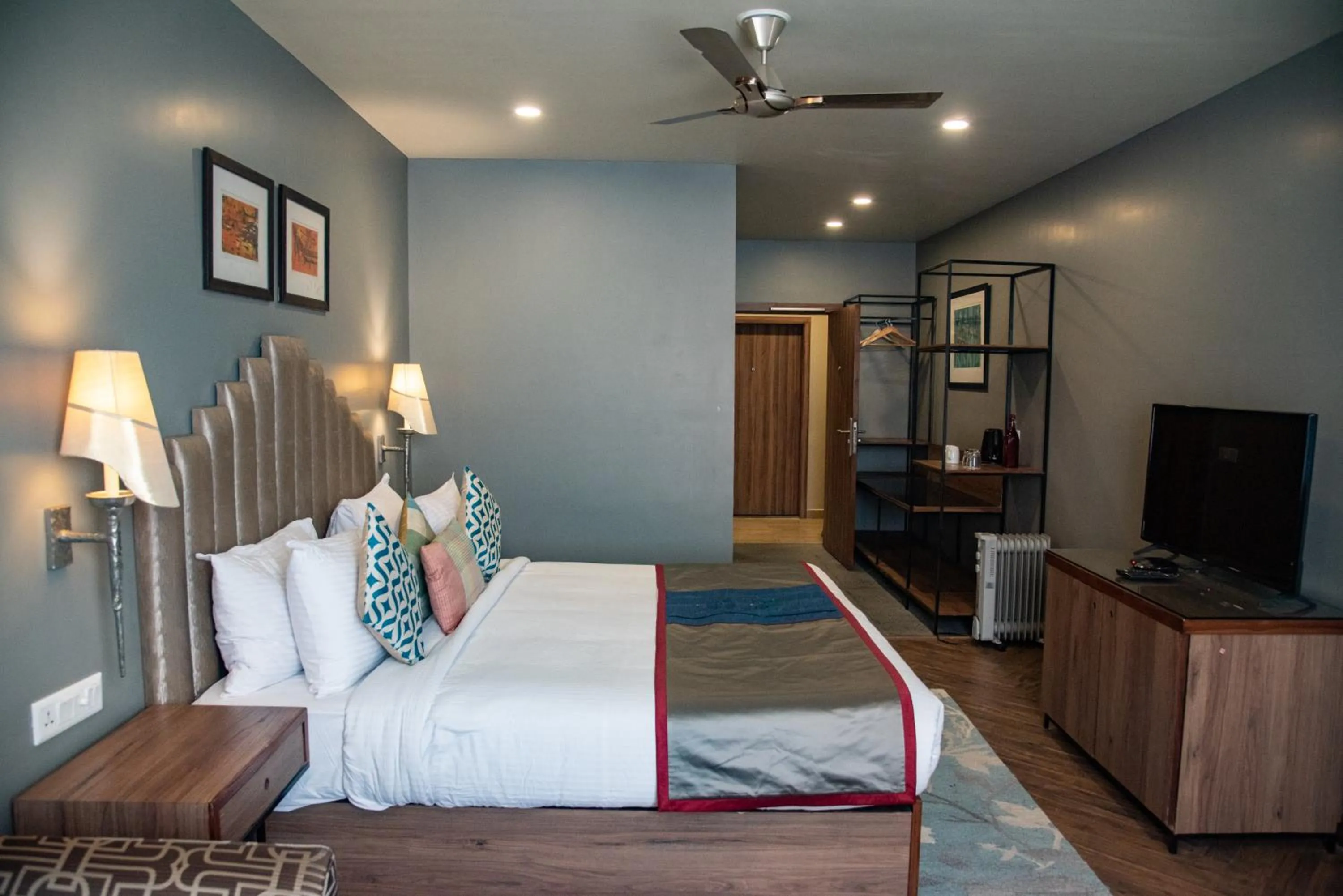 Bedroom, Bed in juSTa Mukteshwar Retreat & Spa