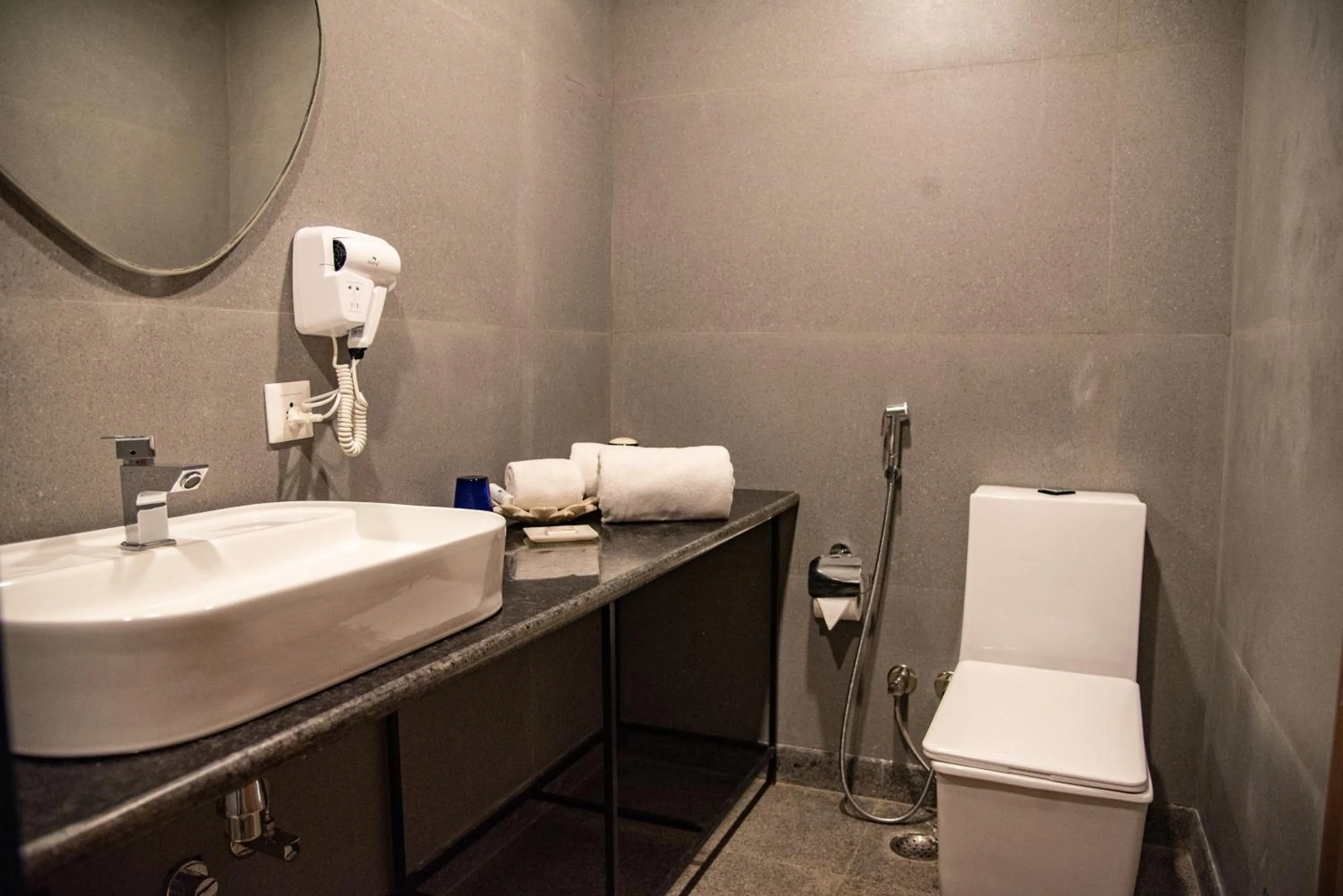 Bathroom in juSTa Mukteshwar Retreat & Spa