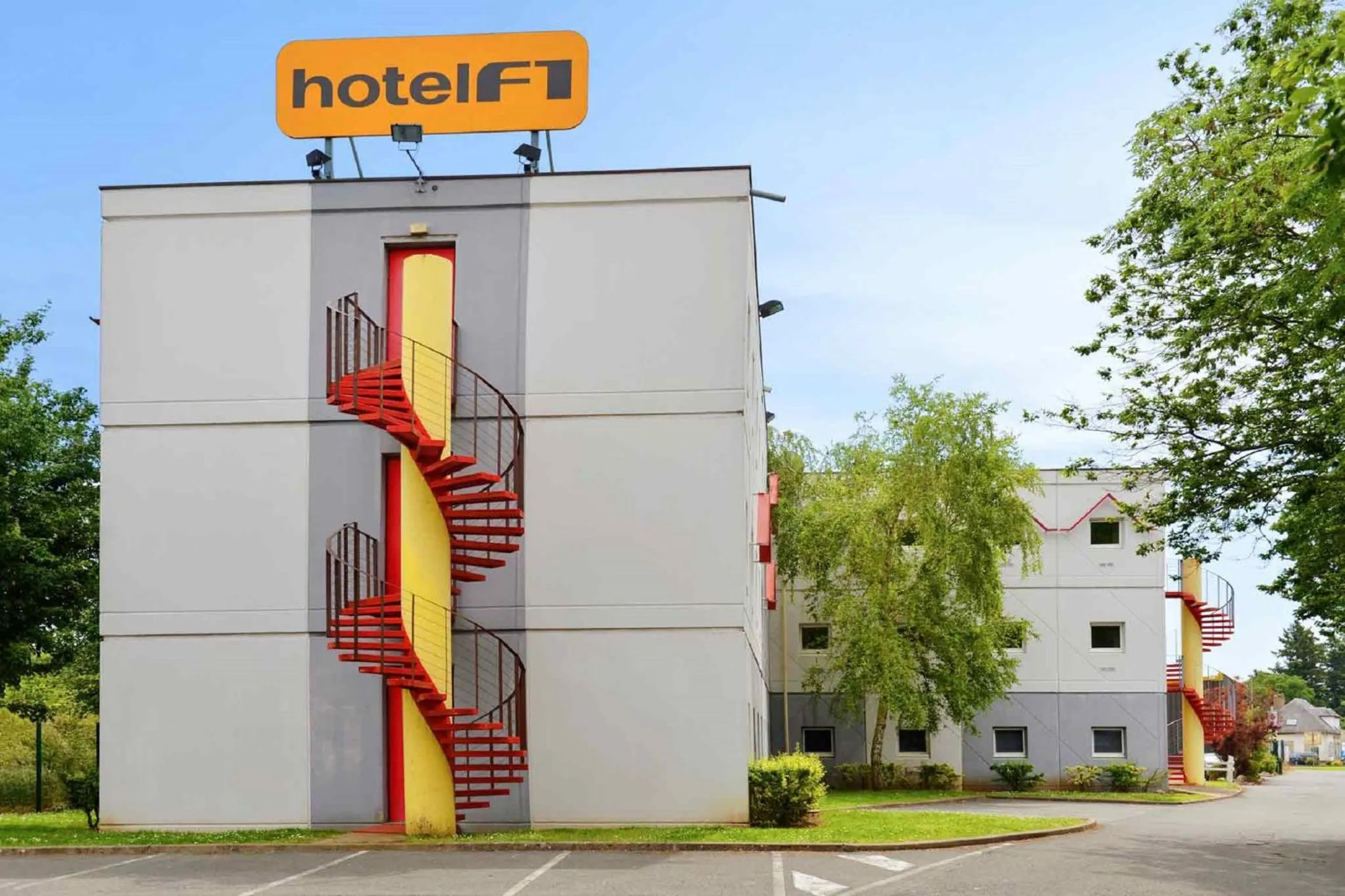 Property building in hotelF1 Toulouse Ramonville