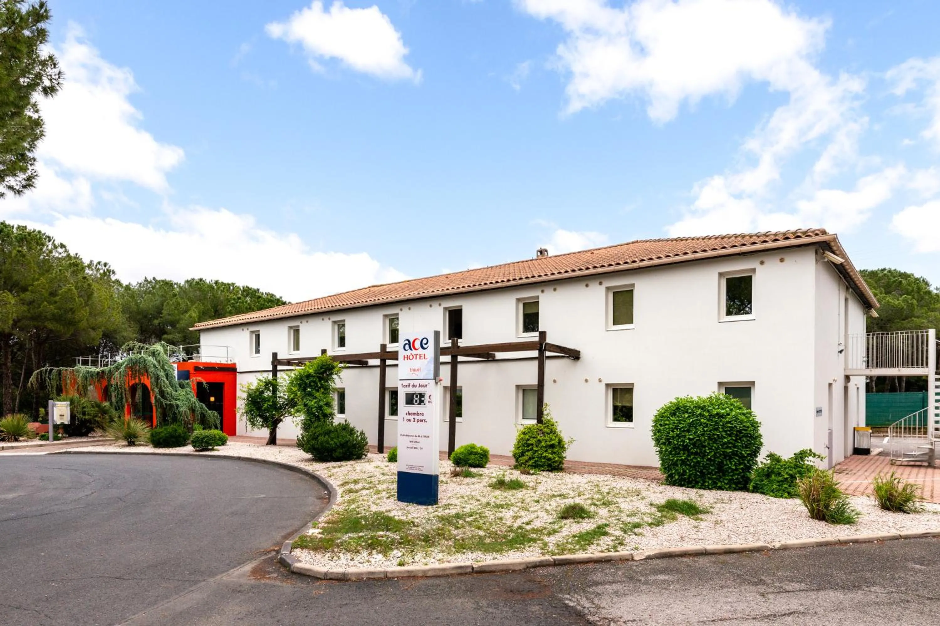 Property building in ACE Hôtel Travel Fabrègues - A9 Montpellier Sud