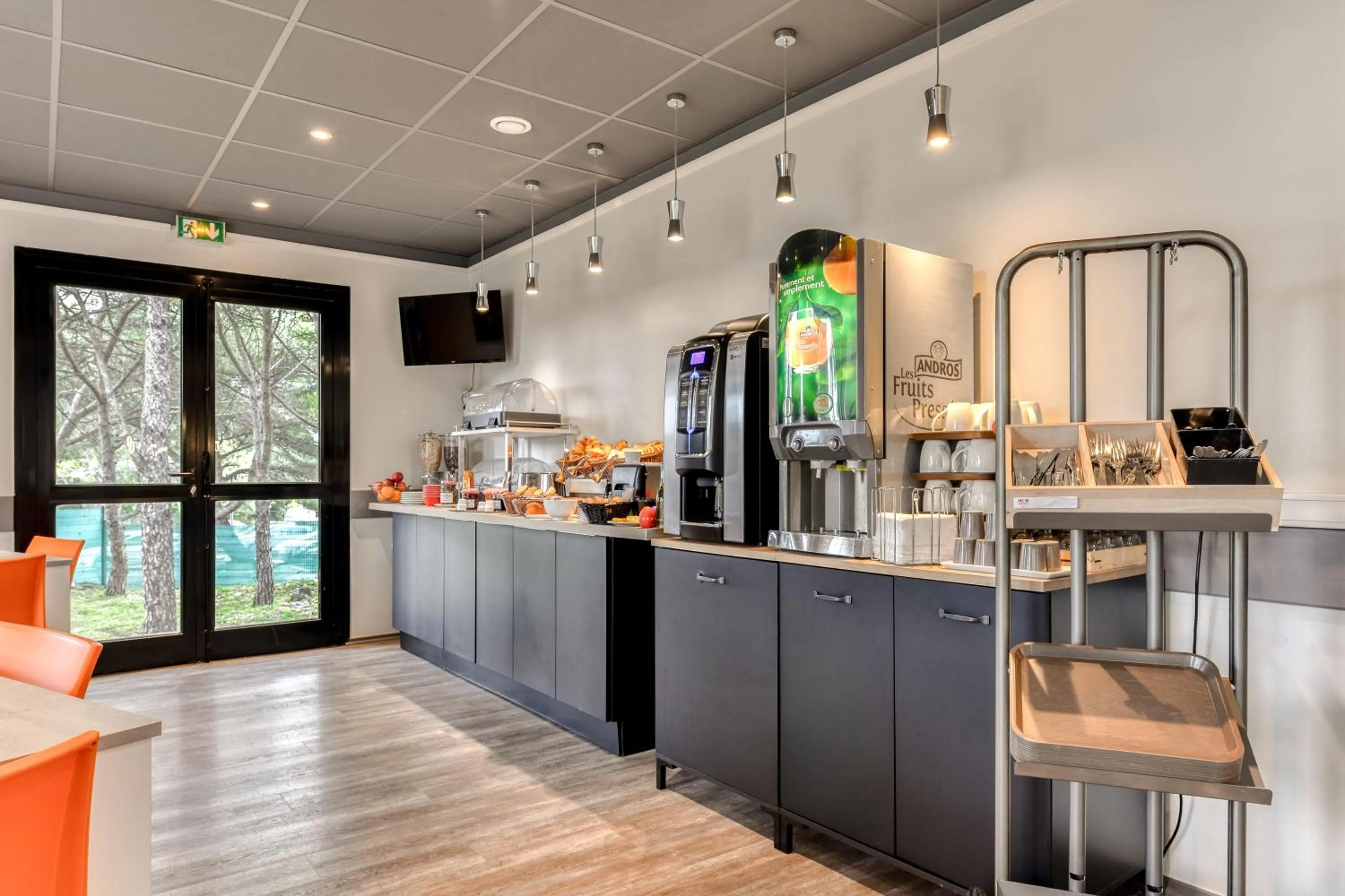 Breakfast in ACE Hôtel Travel Fabrègues - A9 Montpellier Sud