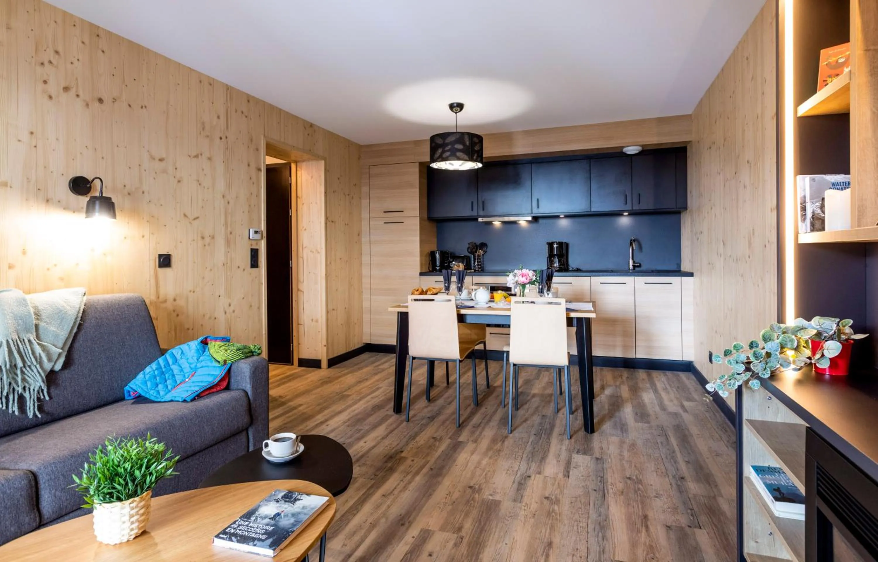 Kitchen or kitchenette in Résidence Club MMV L'Etoile des Sybelles