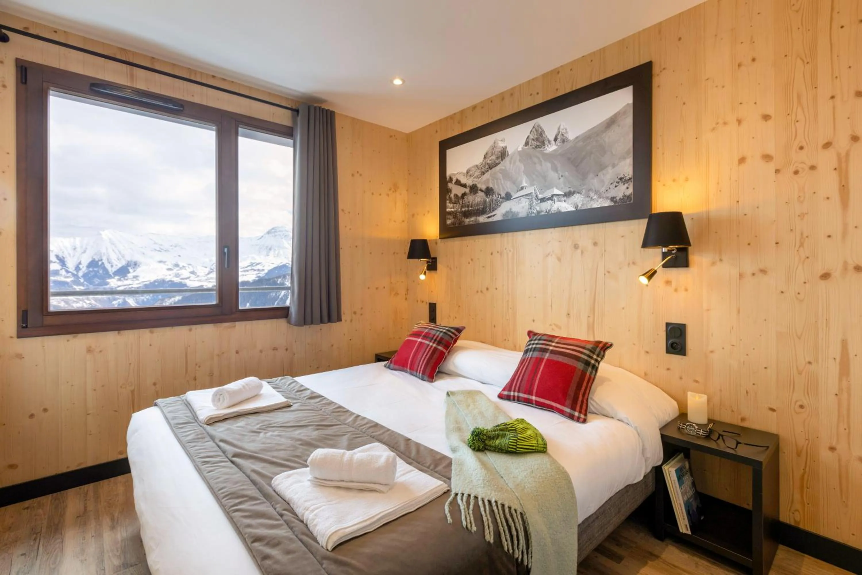 Bedroom, Bed in Résidence Club MMV L'Etoile des Sybelles