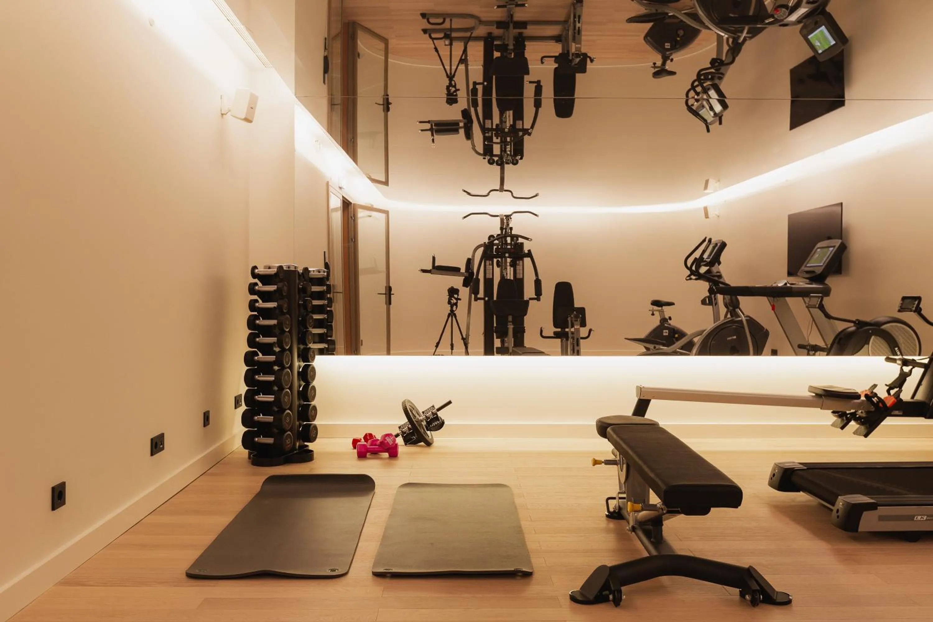 Fitness centre/facilities in Lumen Hotel & The Lisbon Light Show