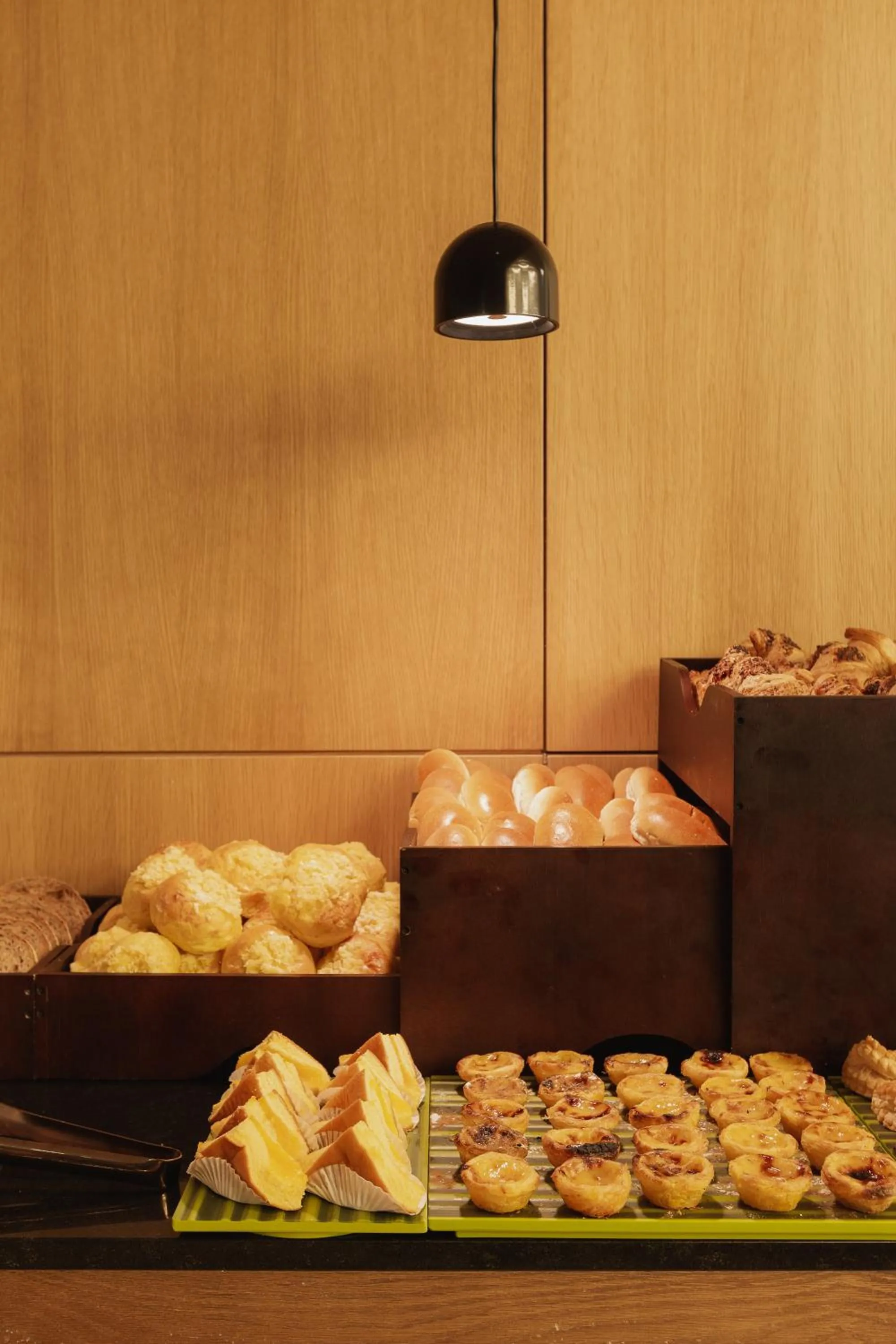 Breakfast in Lumen Hotel & The Lisbon Light Show