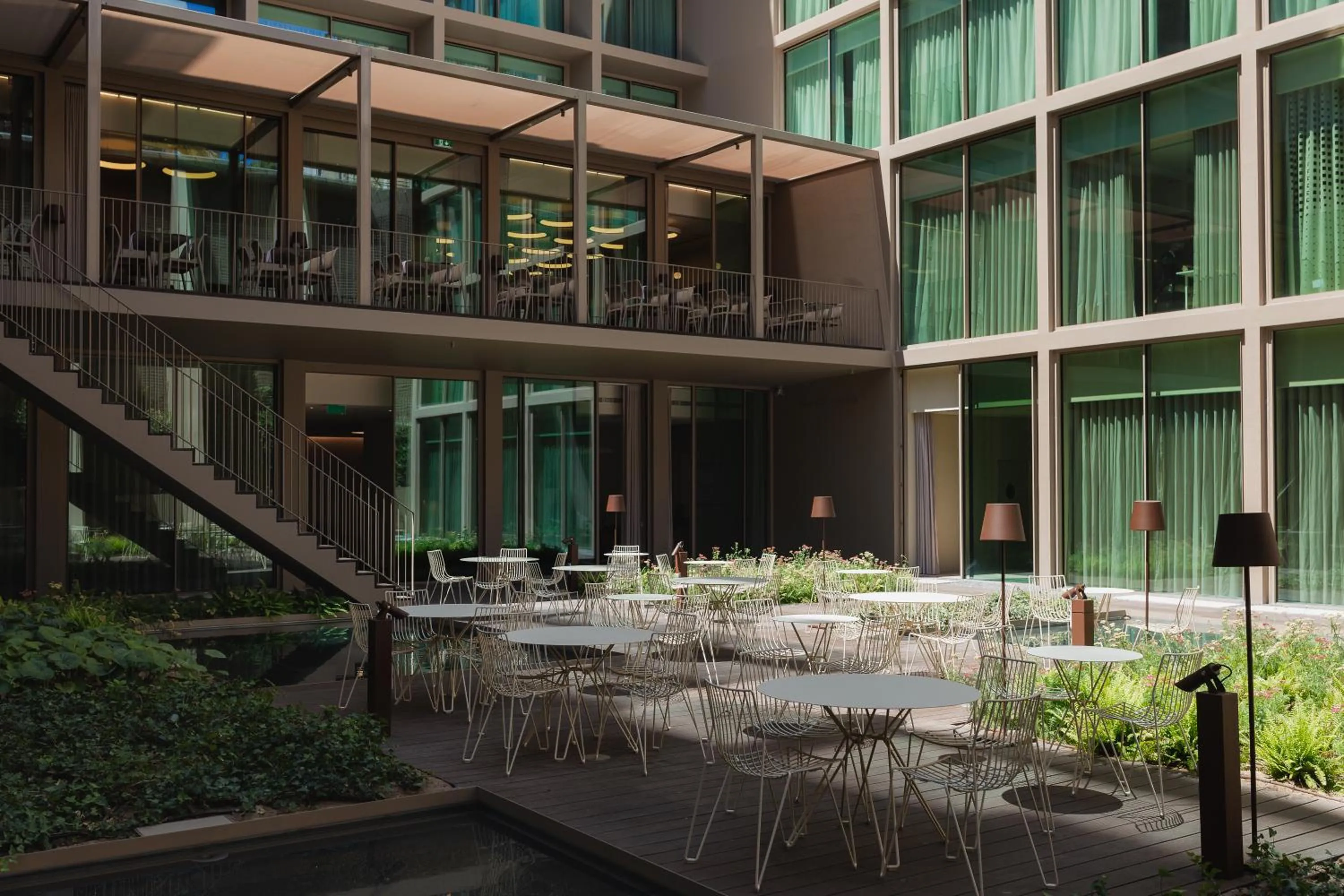 Restaurant/places to eat in Lumen Hotel & The Lisbon Light Show