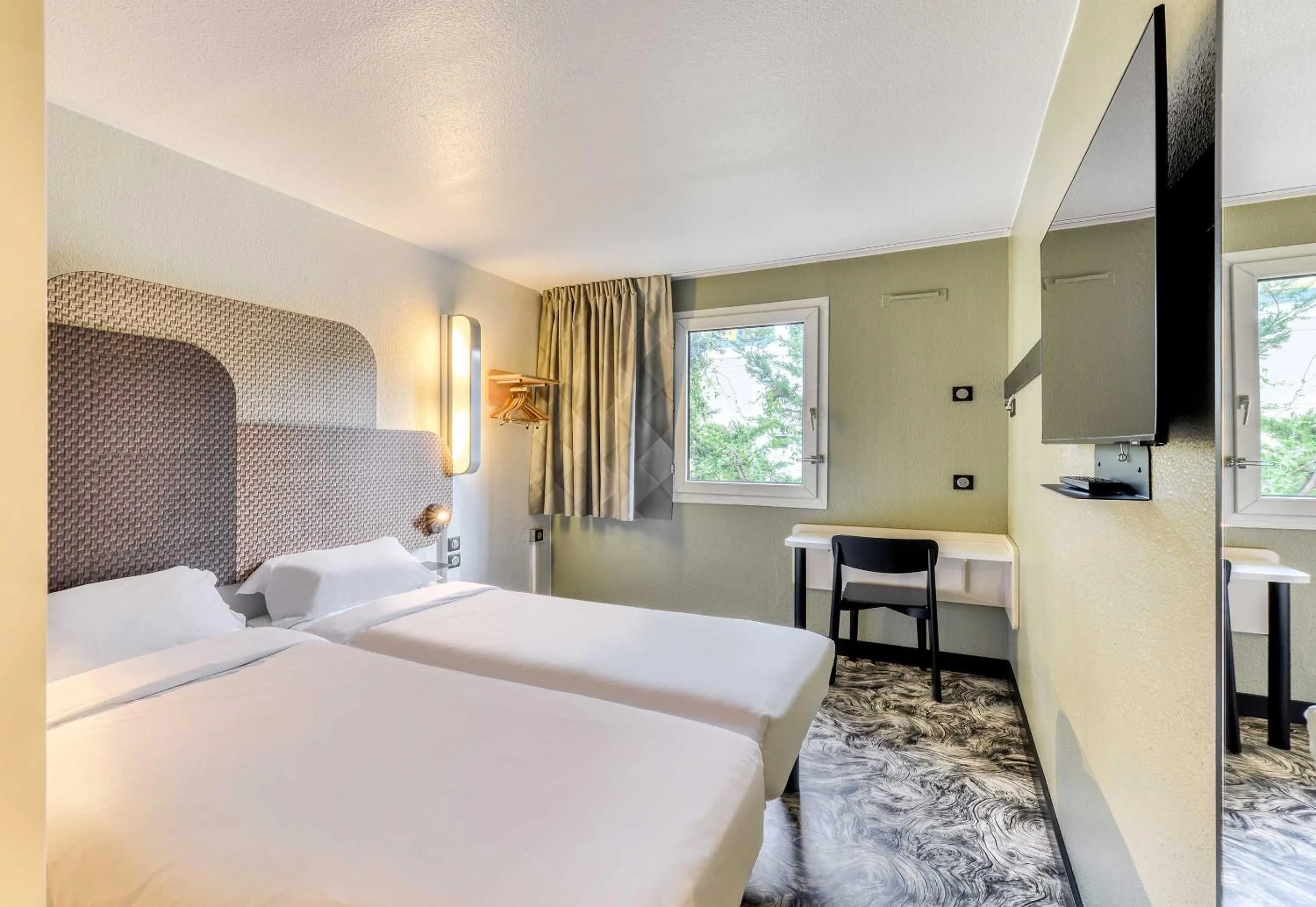 Bedroom, Bed in B&B HOTEL Montpellier Sud Lattes