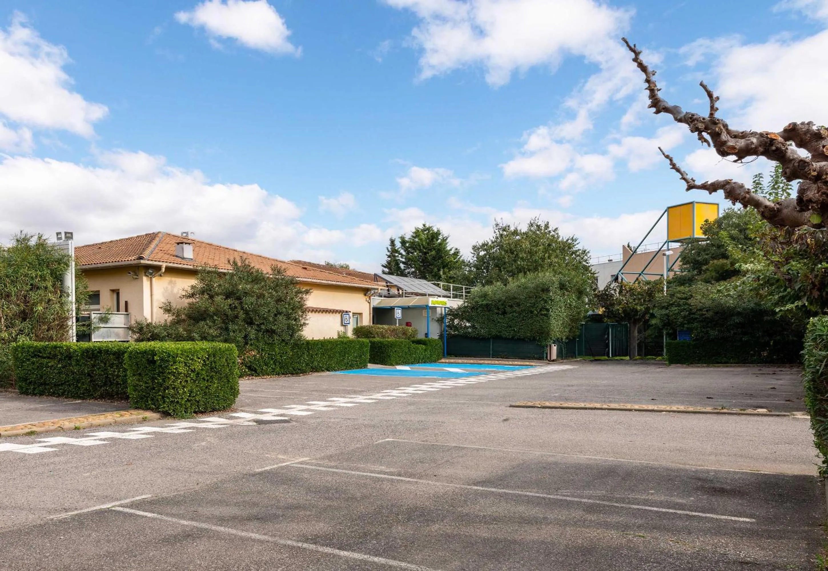 Parking in B&B HOTEL Montpellier Sud Lattes