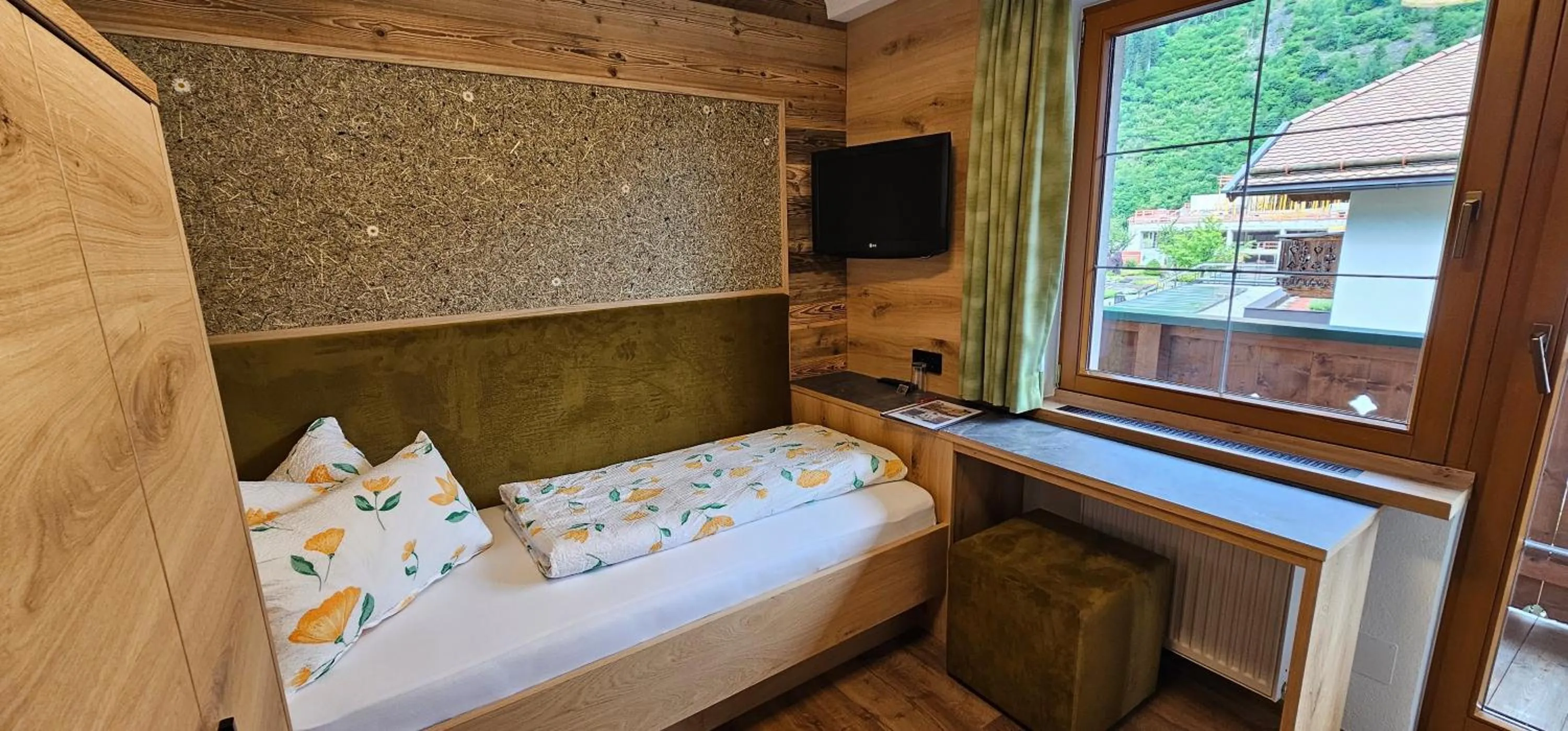 Bed in Hotel-Garni Pramstraller
