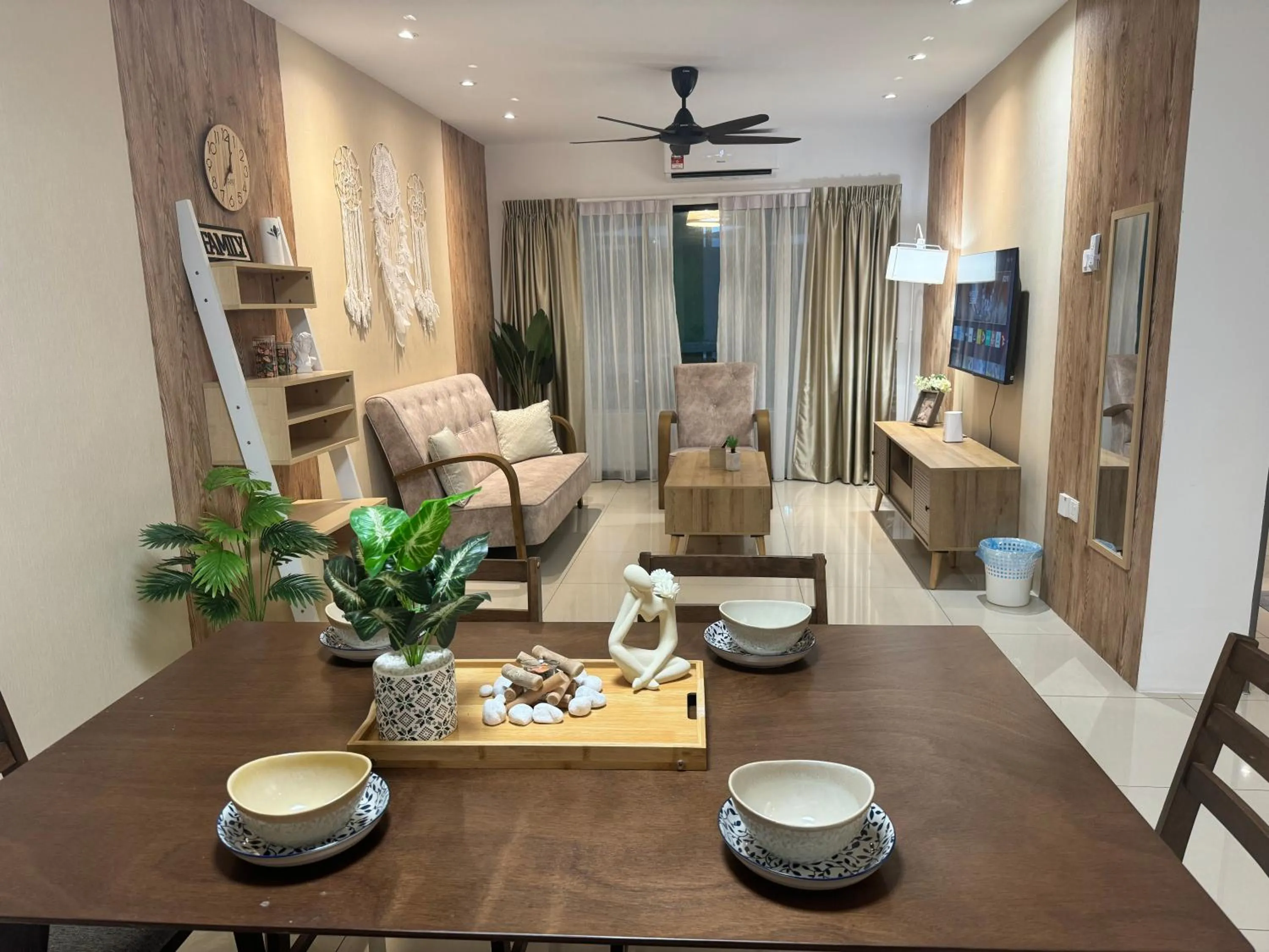 TV and multimedia in Ipoh Waterpark Manhattan Premium Suites by IWH Suites