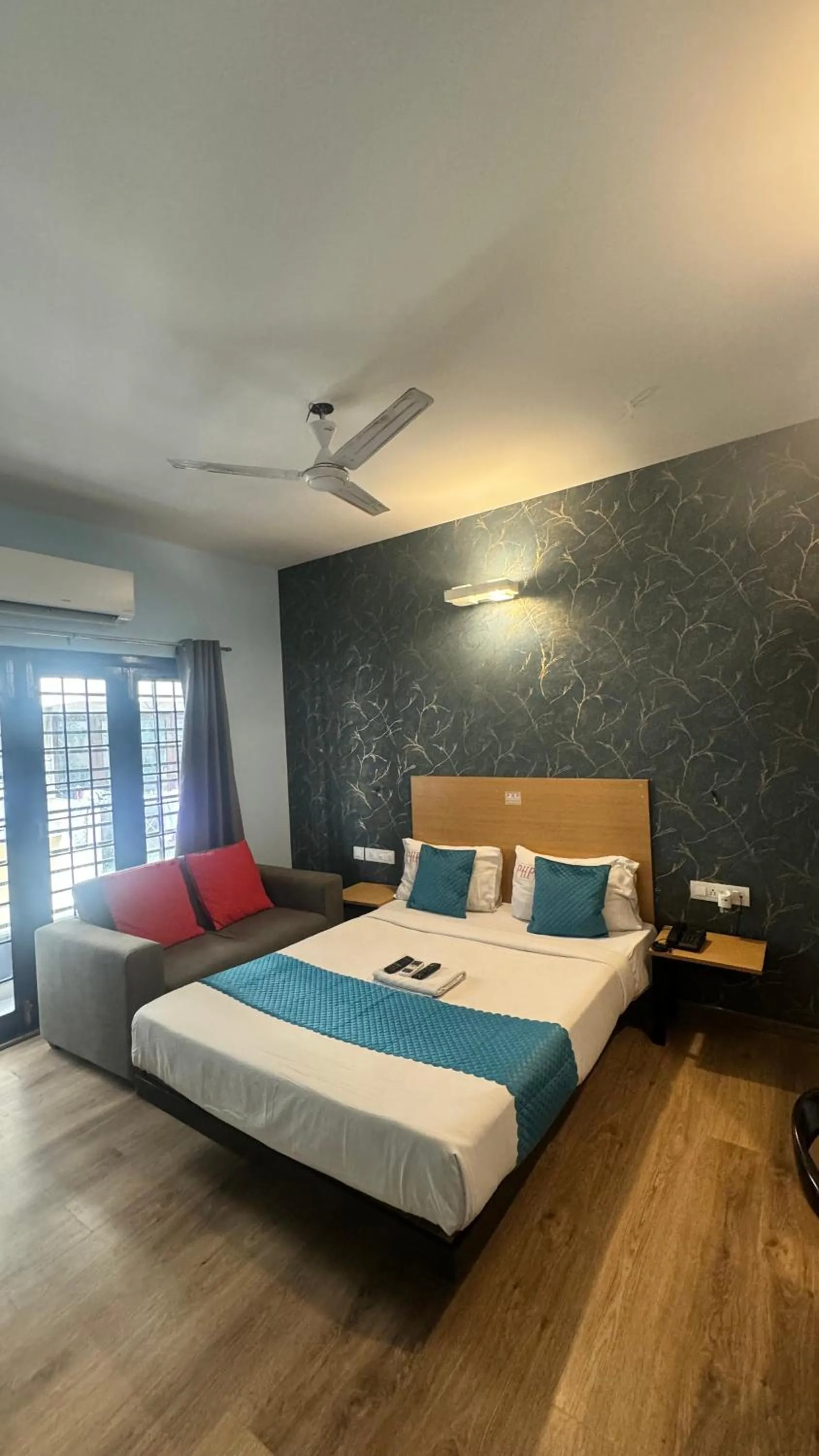 Balcony/Terrace, Bed in PHP BOUTIQUE TOWNHOUSE