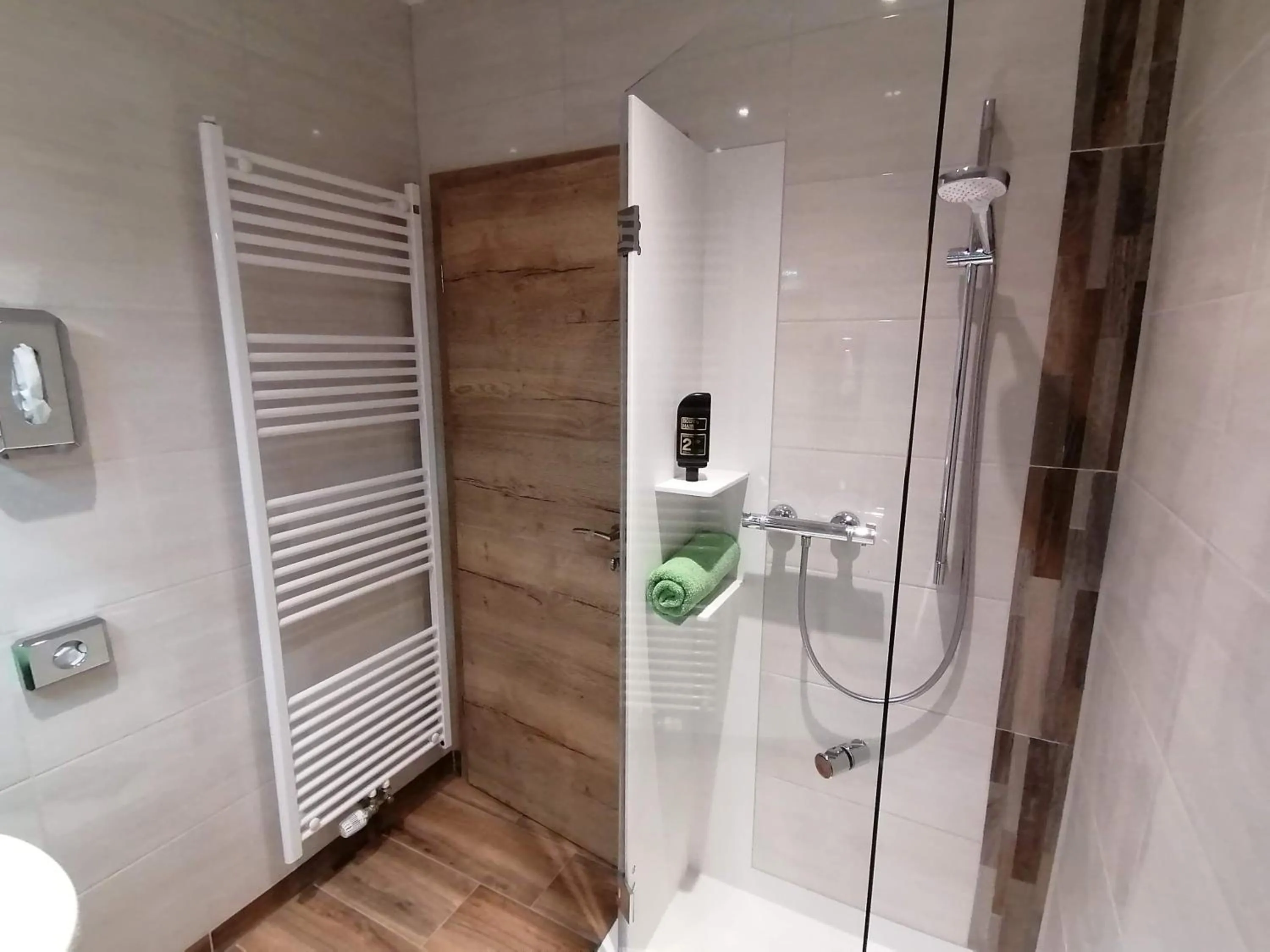 Bathroom in Römercastell Wirtshaus & Hotel