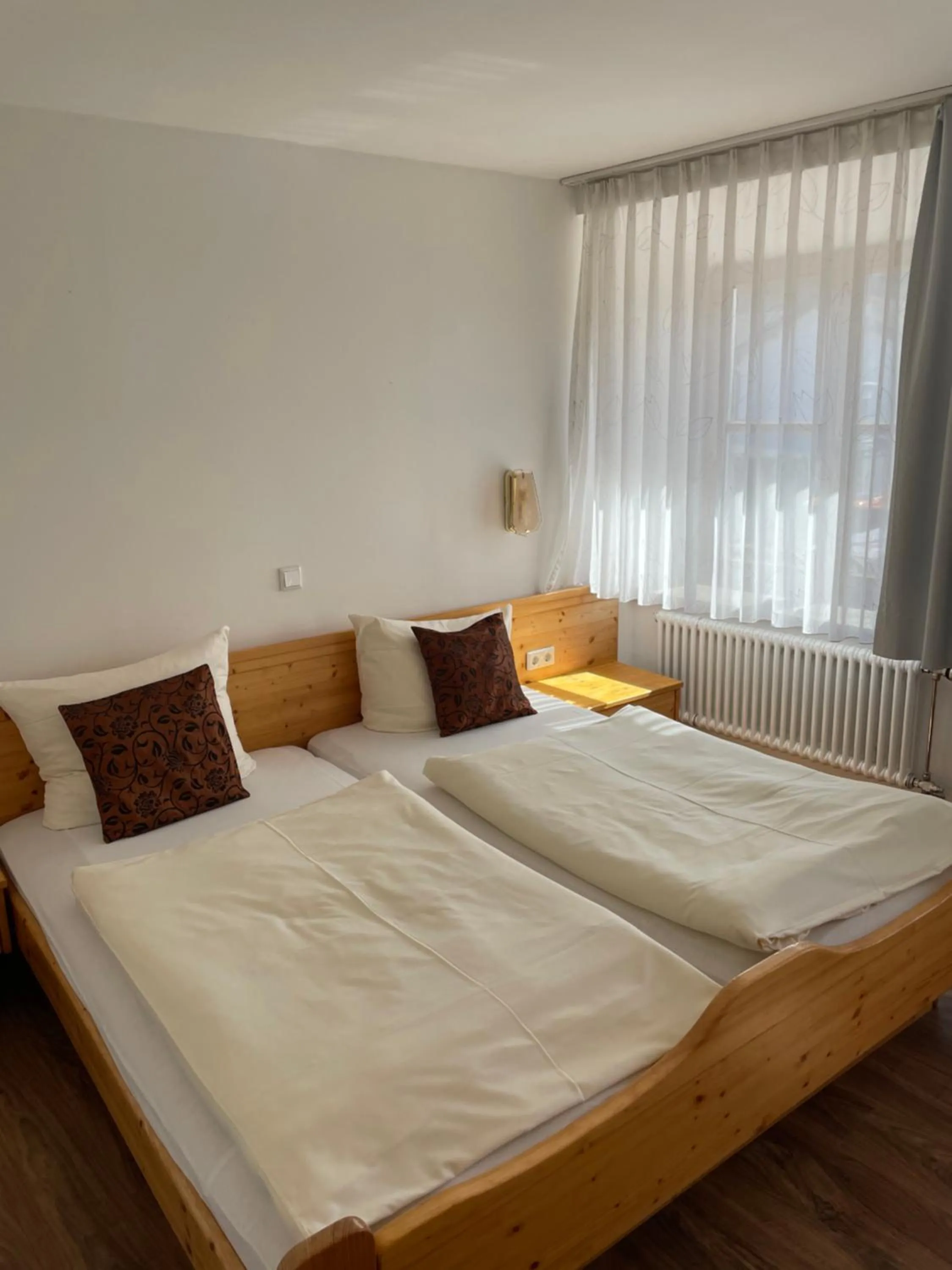 Photo of the whole room, Bed in Römercastell Wirtshaus & Hotel