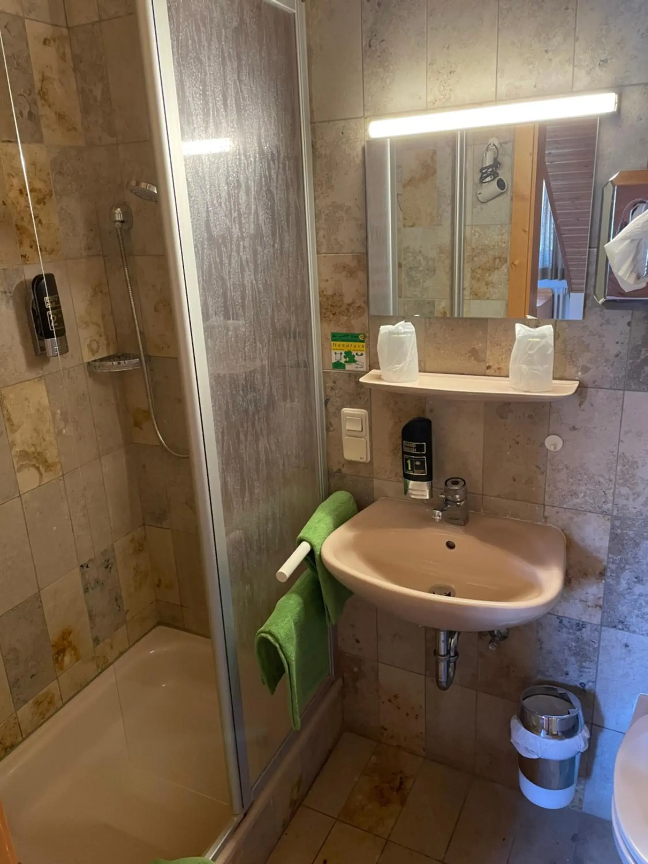 Small Single Room in Römercastell Wirtshaus & Hotel Small Single Room in Römercastell Wirtshaus & Hotel