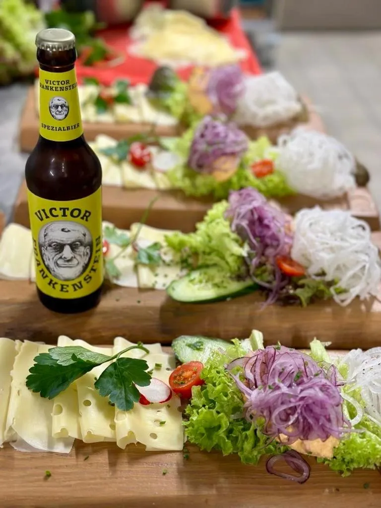 Restaurant/places to eat in Römercastell Wirtshaus & Hotel