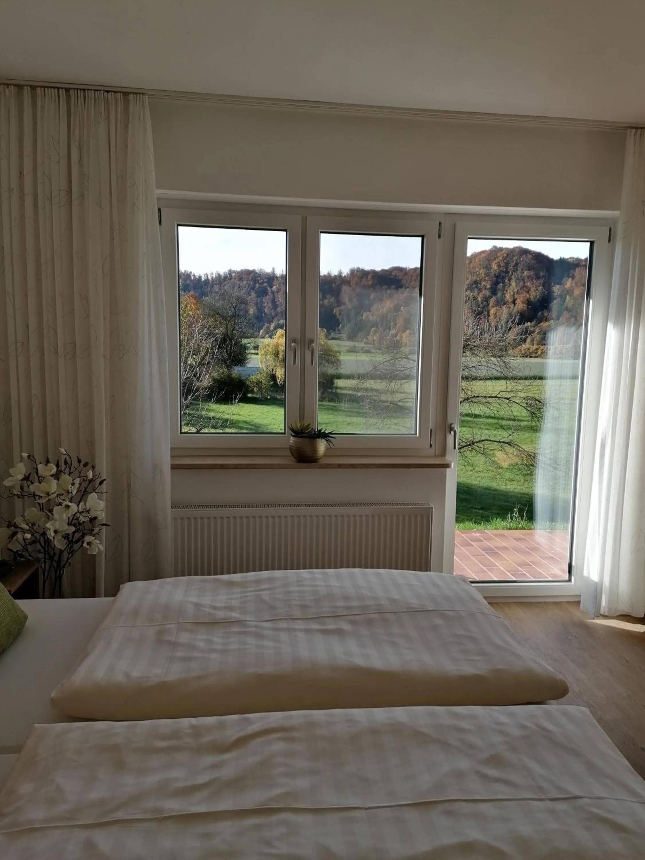 Bedroom, Bed in Römercastell Wirtshaus & Hotel