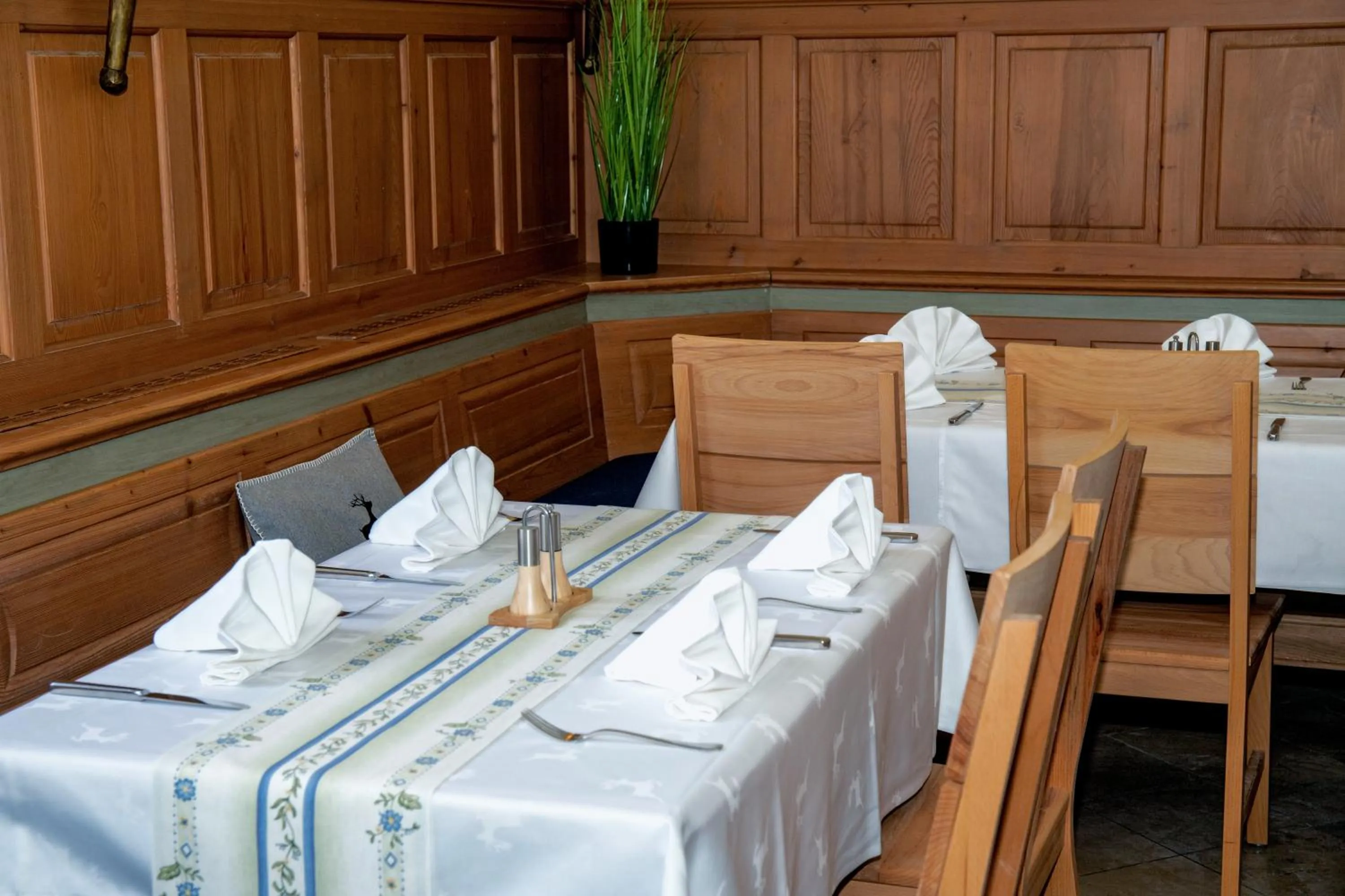 Restaurant/places to eat in Römercastell Wirtshaus & Hotel