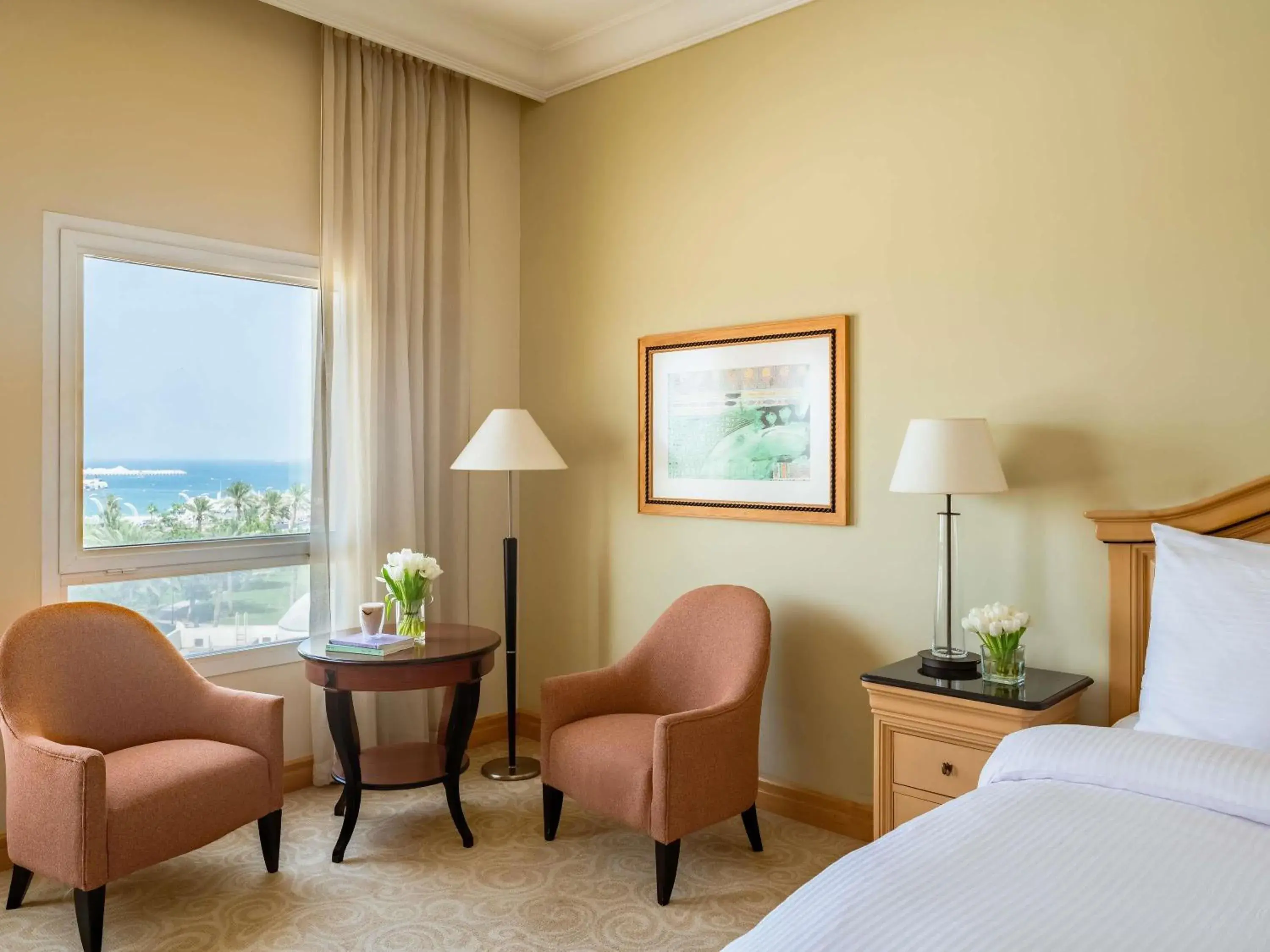 Deluxe King Room in Mövenpick Hotel Doha Deluxe King Room in Mövenpick Hotel Doha