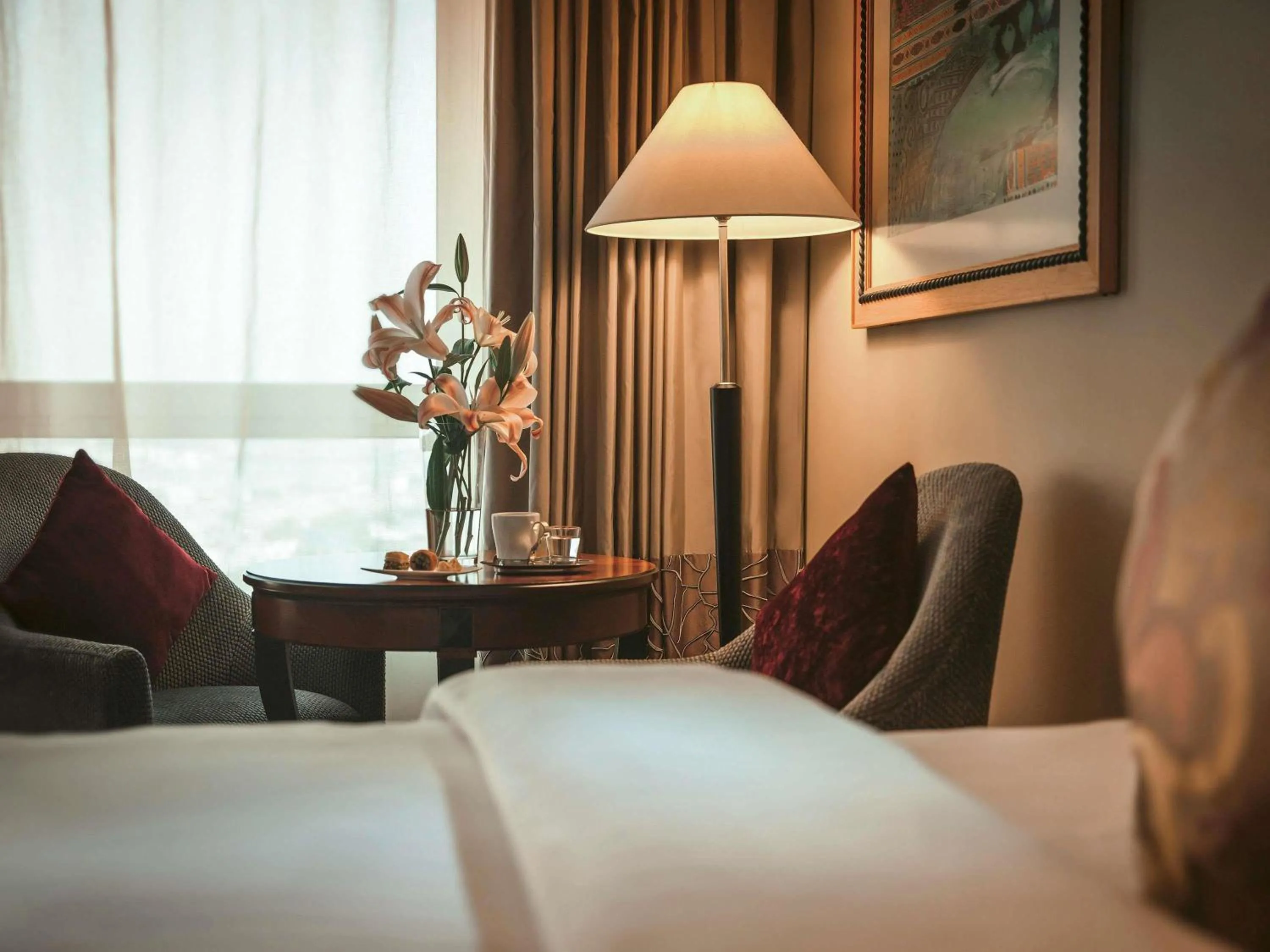 Bedroom, Bed in Mövenpick Hotel Doha