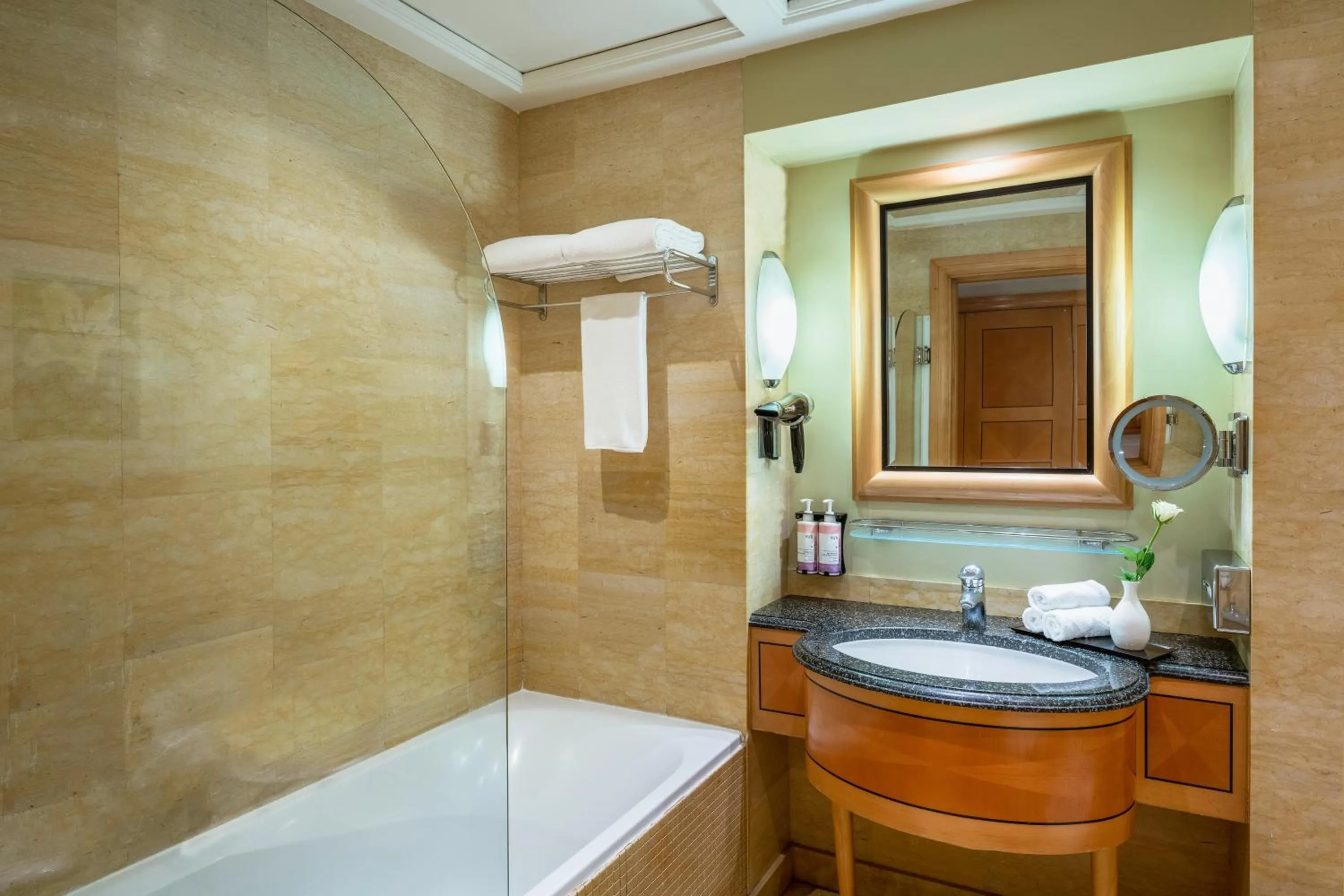 Bathroom in Mövenpick Hotel Doha