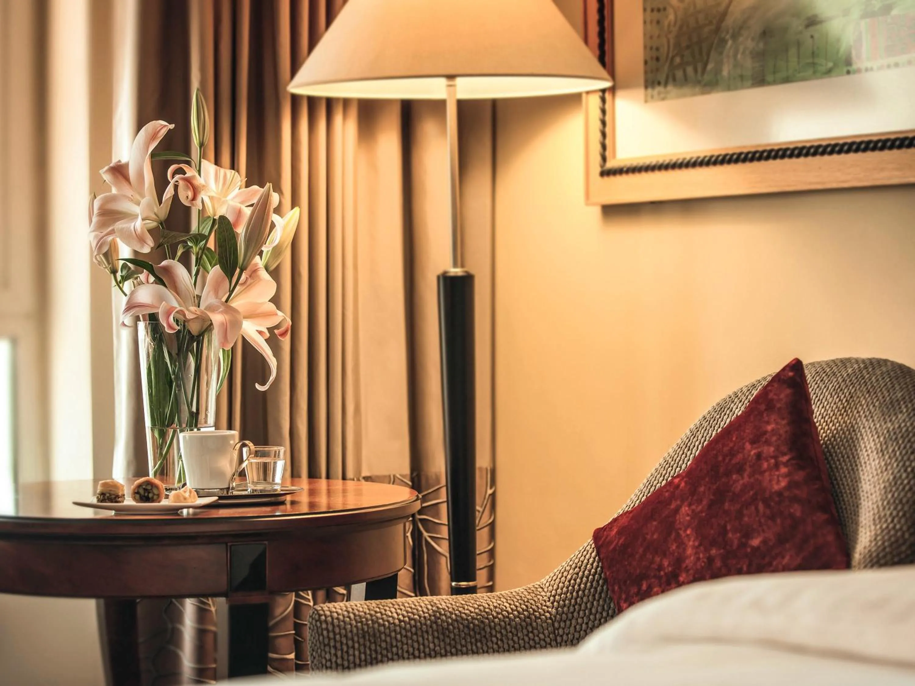 Bed in Mövenpick Hotel Doha