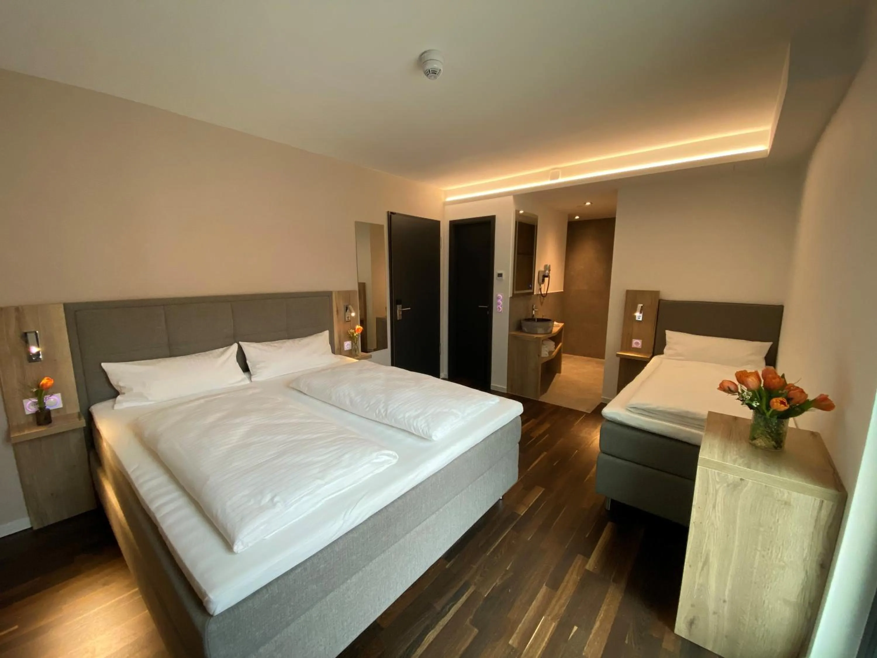 Photo of the whole room, Bed in Hotel B4