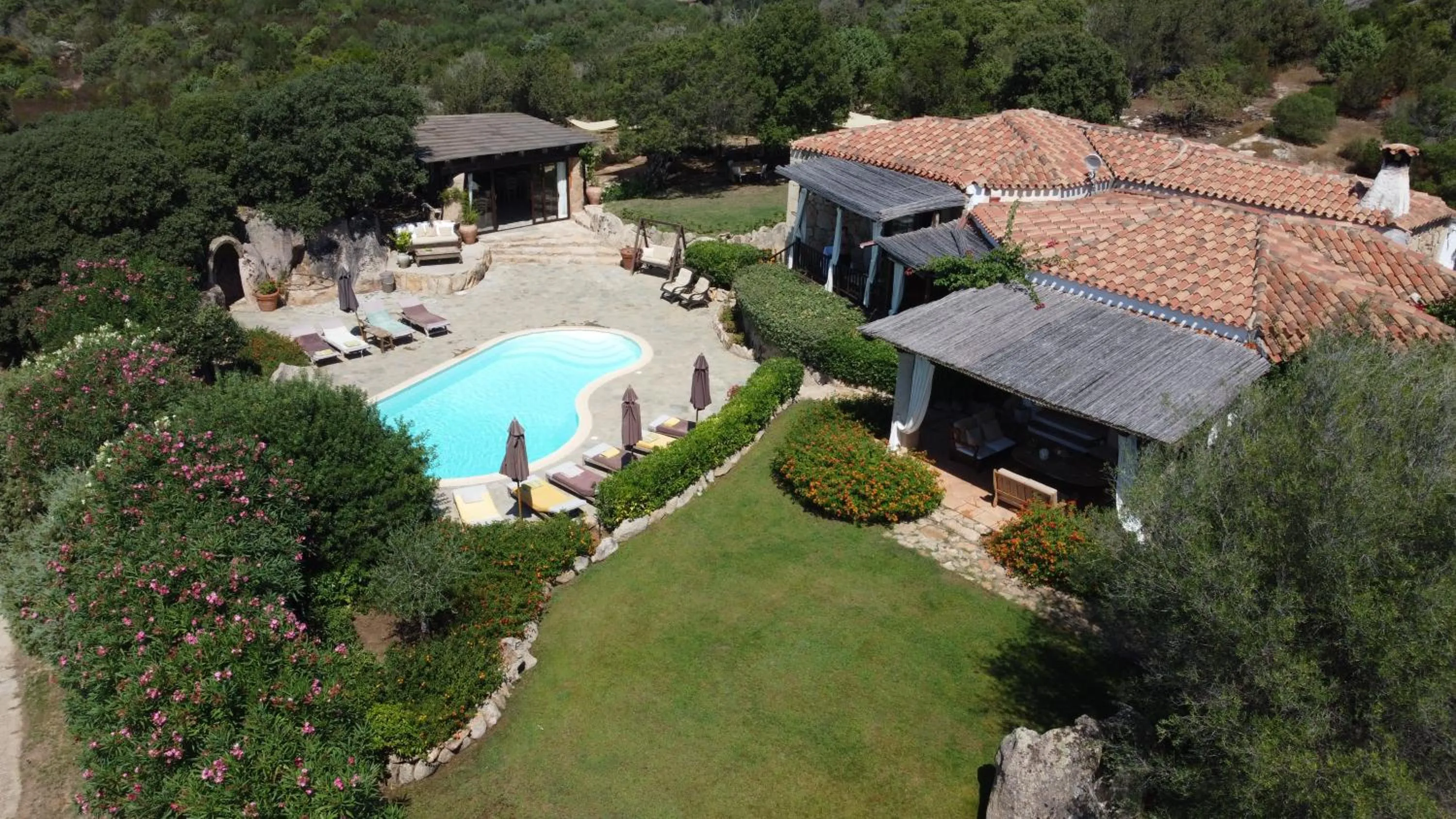 Property building in B&B Villa Aurora