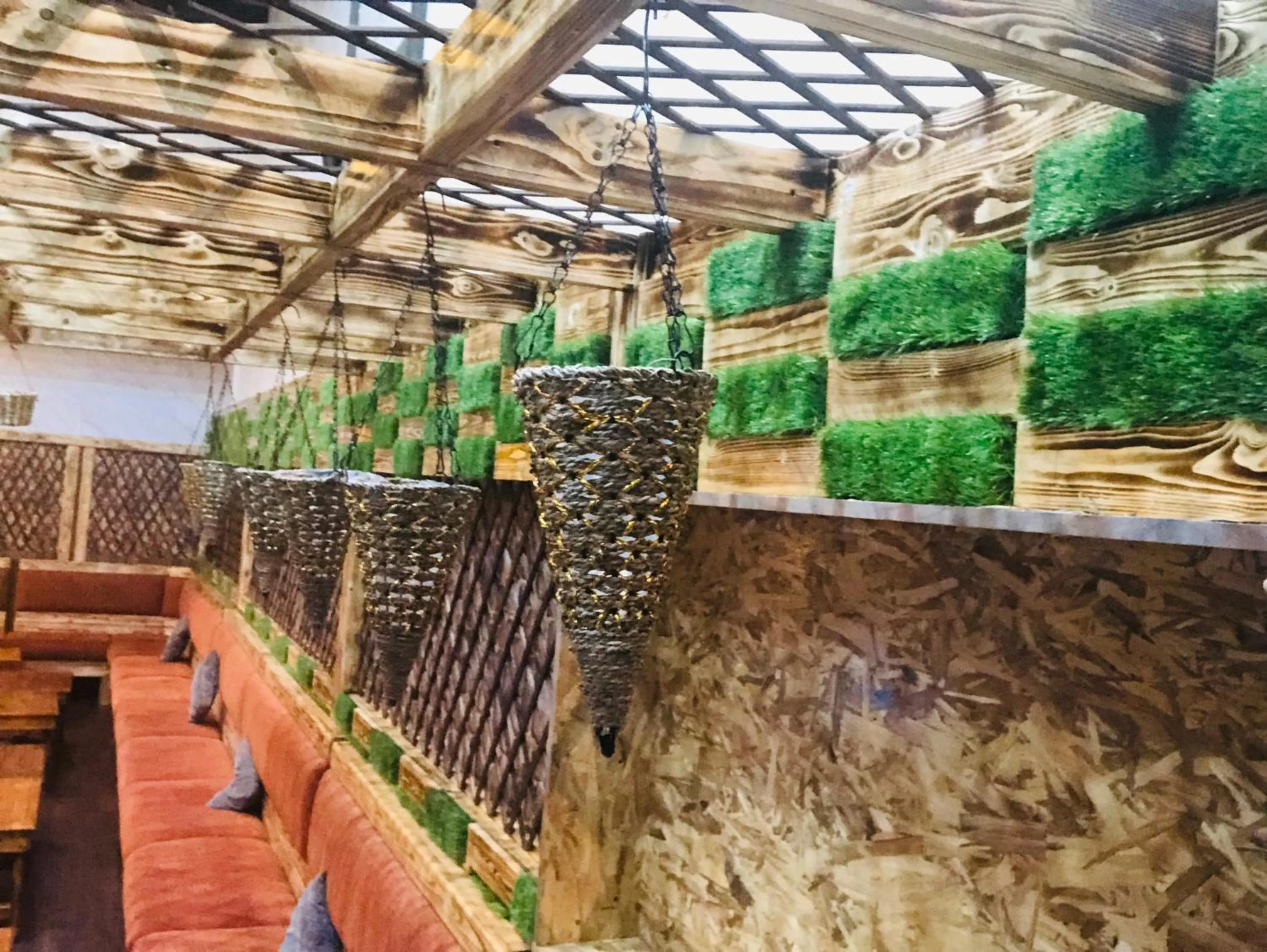 Restaurant/places to eat in Grand Mayfair Hotel