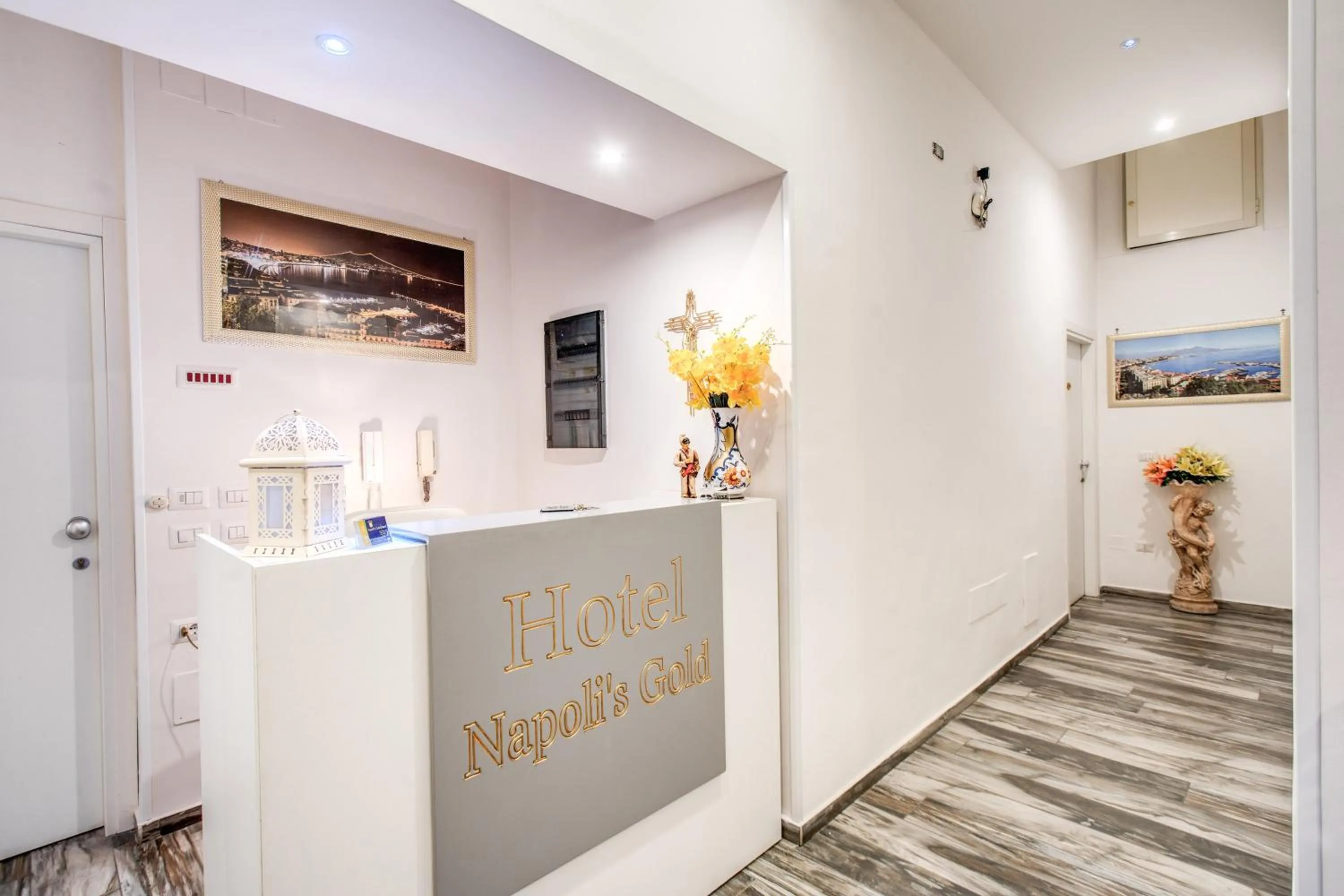 Lobby or reception in Napoli's Gold
