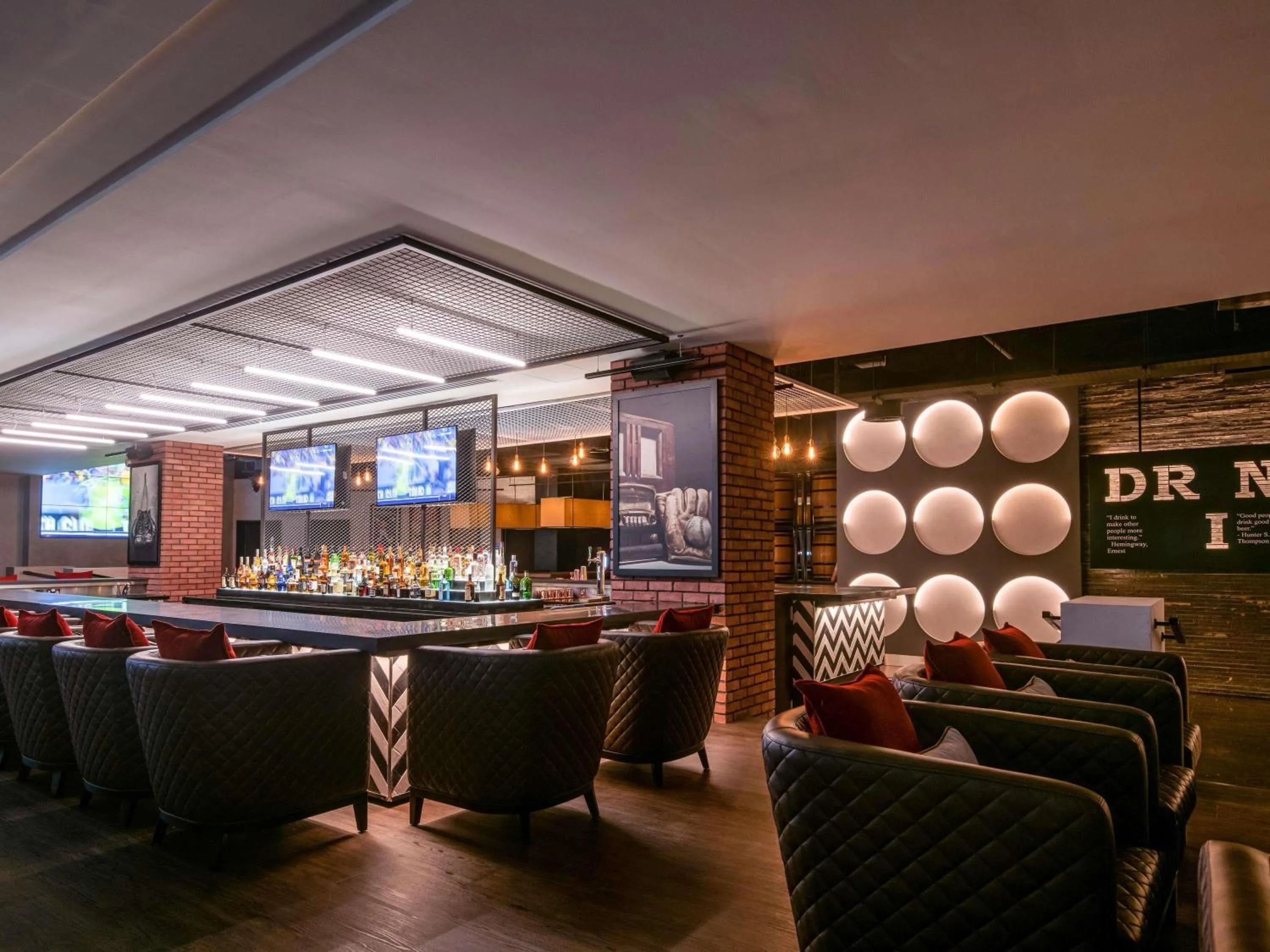 Lounge or bar in Pullman Dubai Creek City Centre