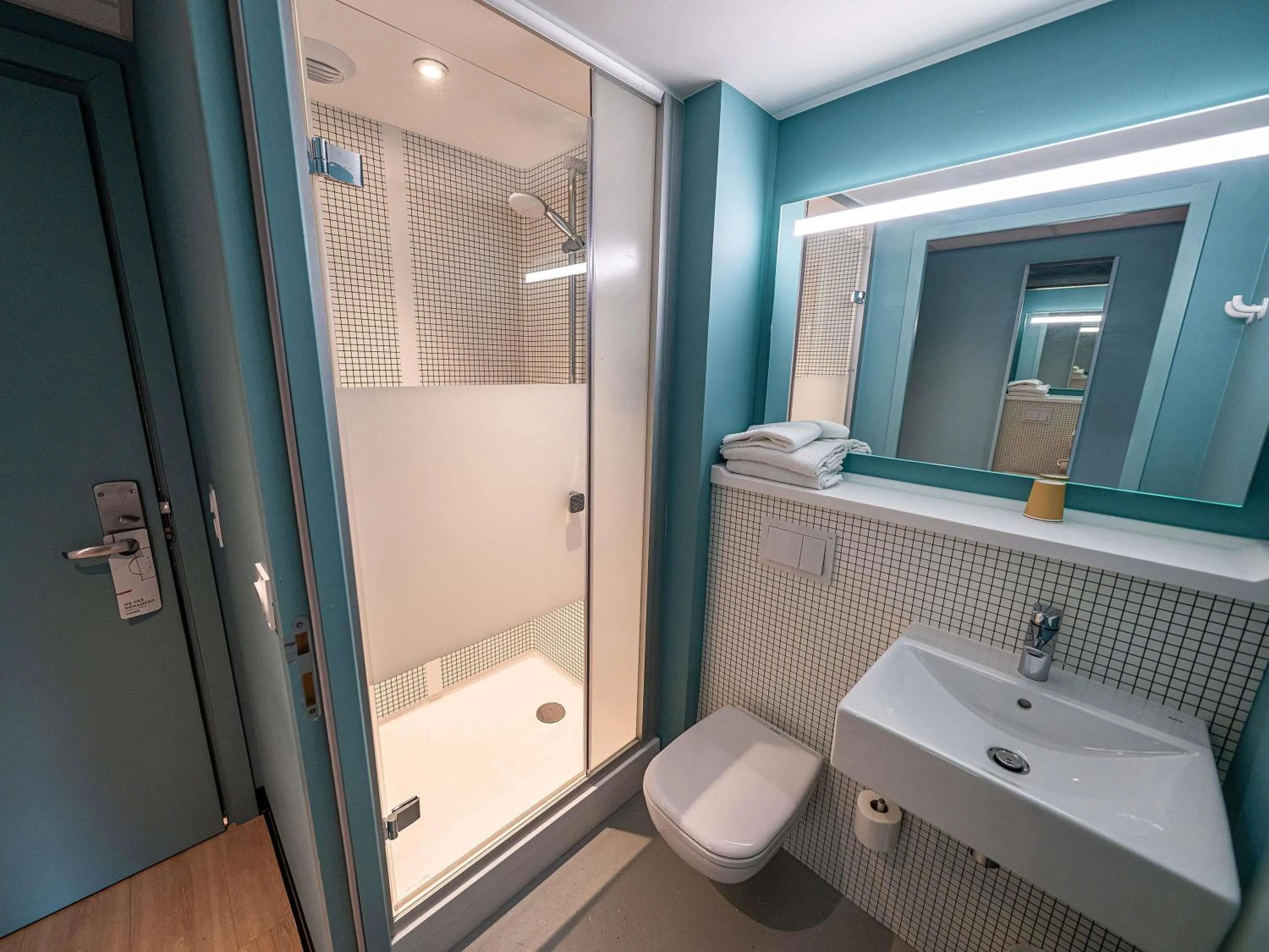 Bedroom in Ibis budget Saint-Étienne stade