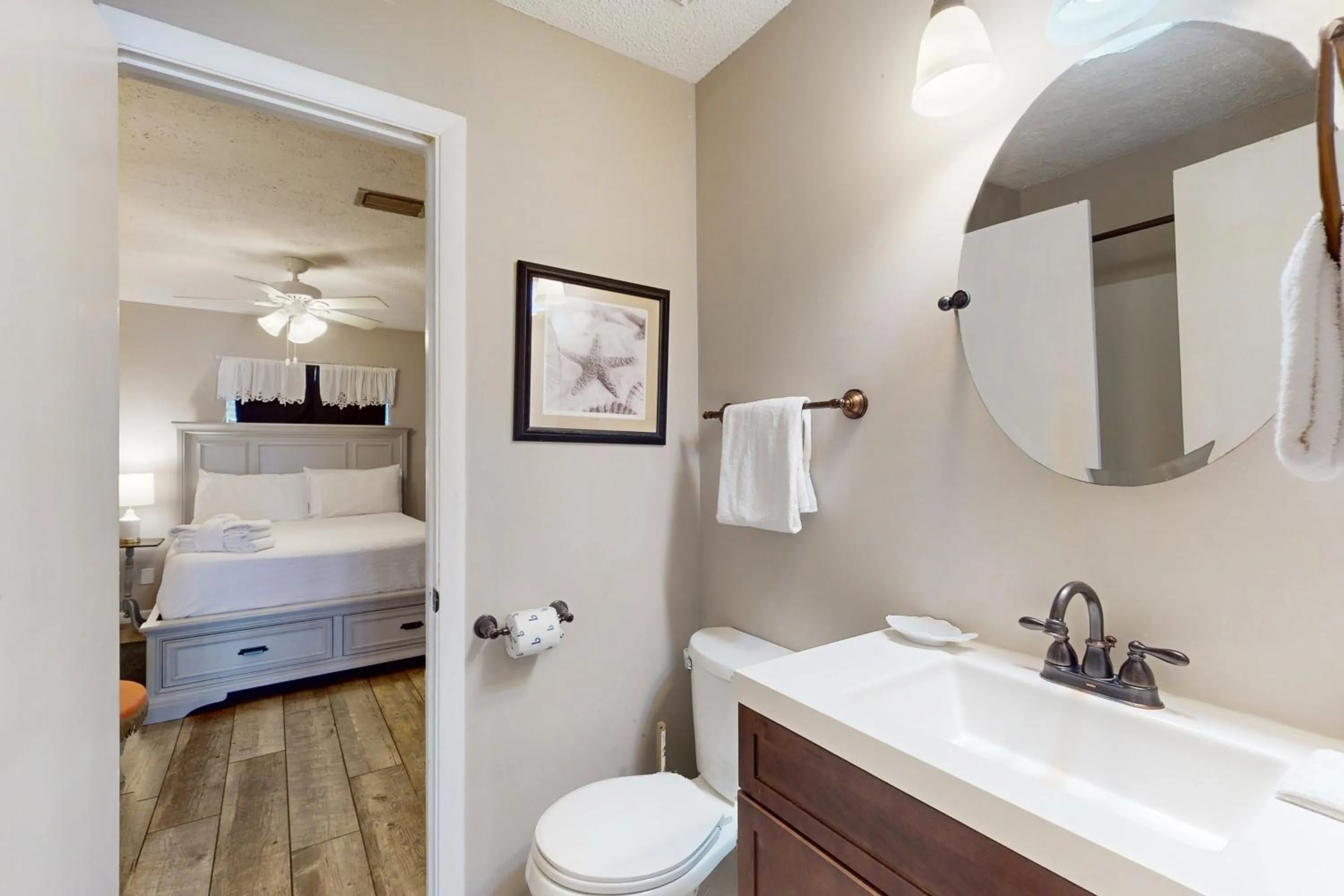 Bed in Polynesian Village - Unit 222