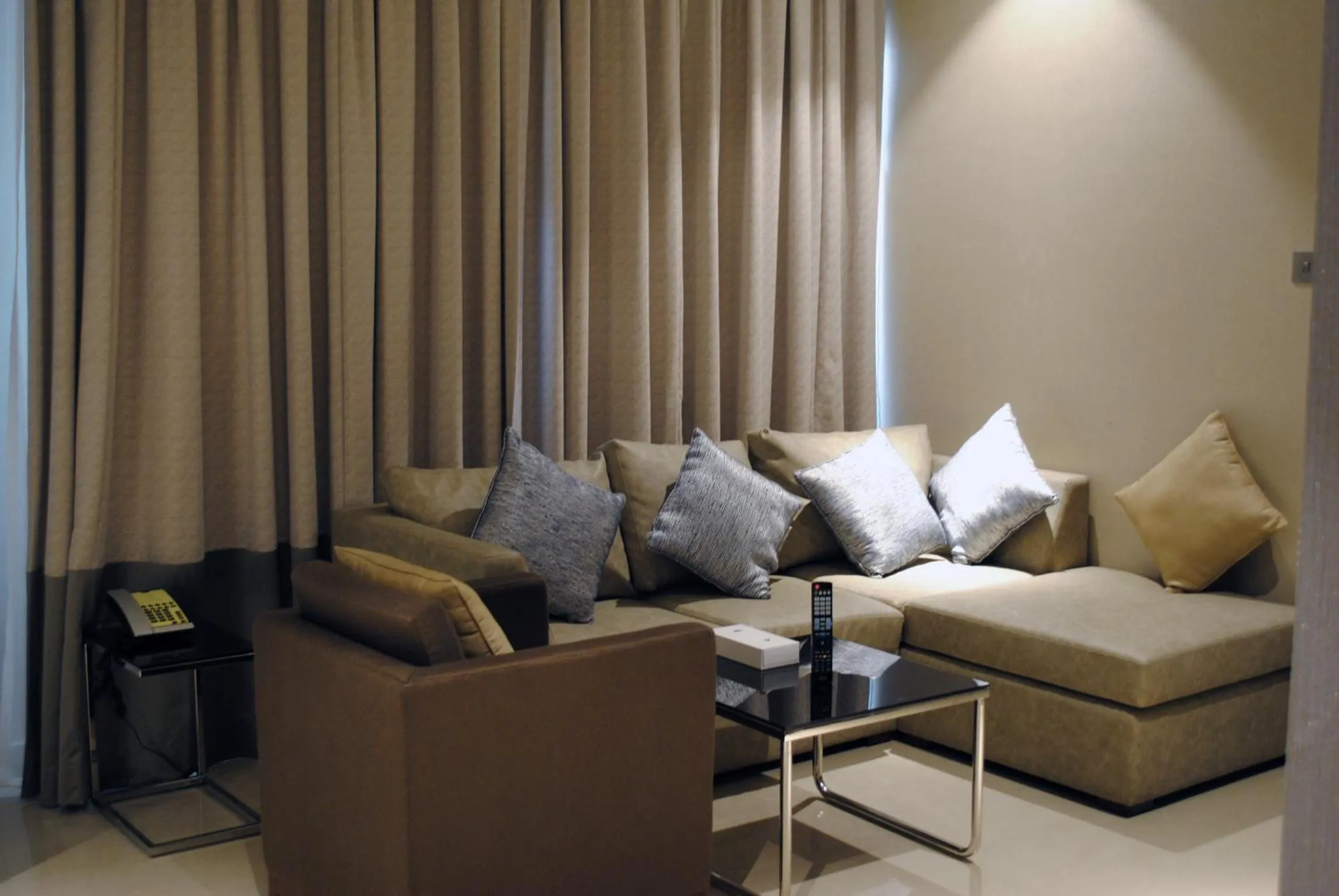 Living room in Versailles by Vieras Hotel