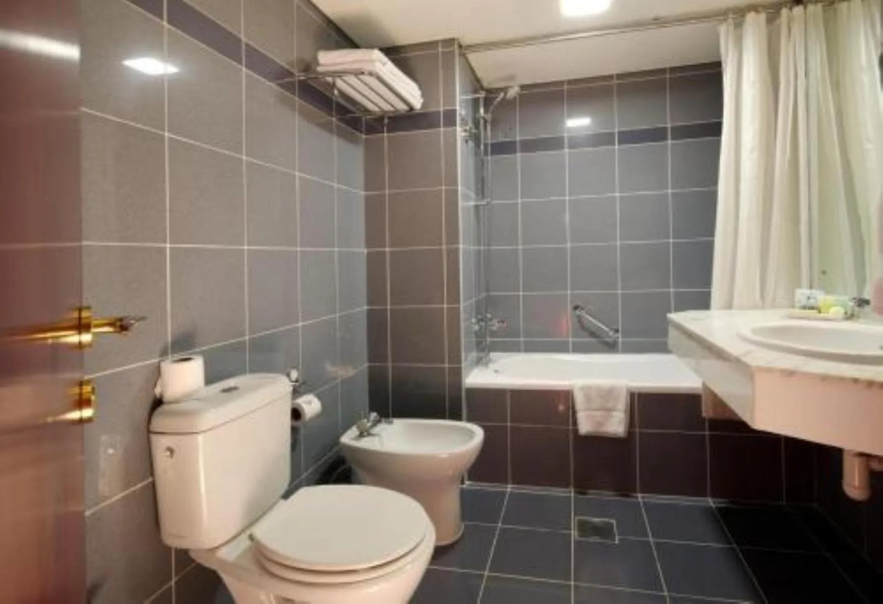 Versailles by Vieras Hotel