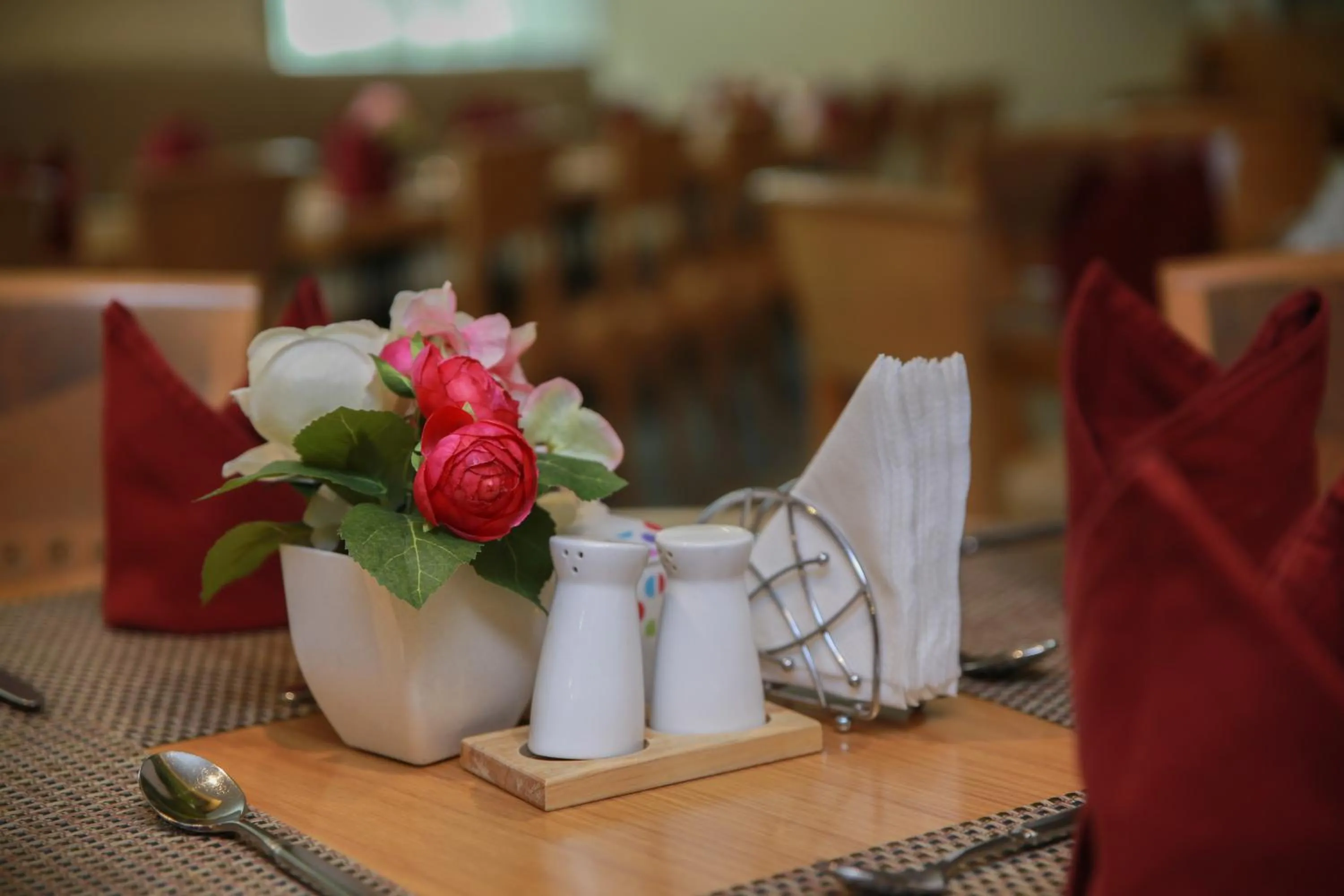 Restaurant/places to eat in Versailles by Vieras Hotel