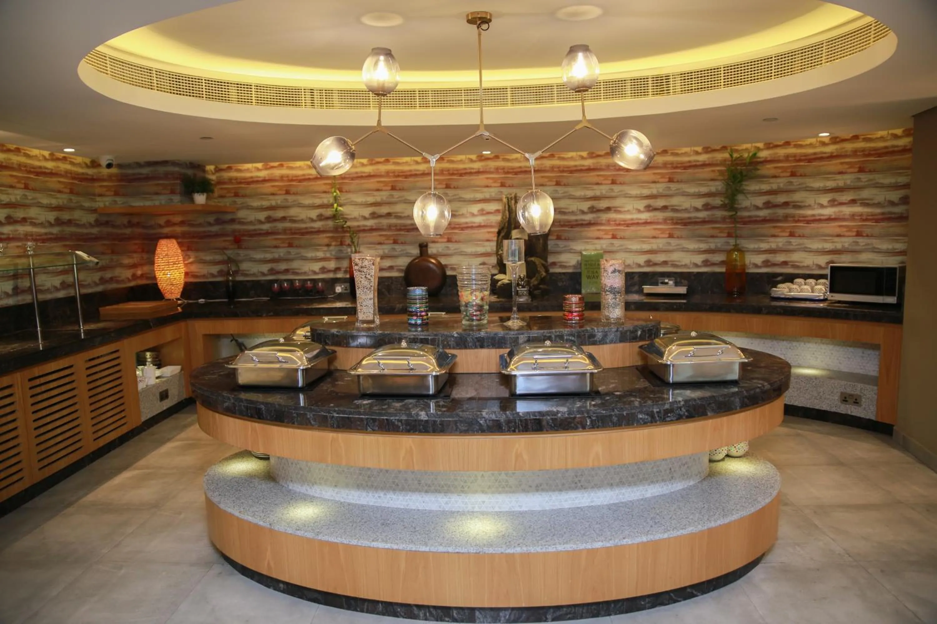 Restaurant/places to eat in Versailles by Vieras Hotel