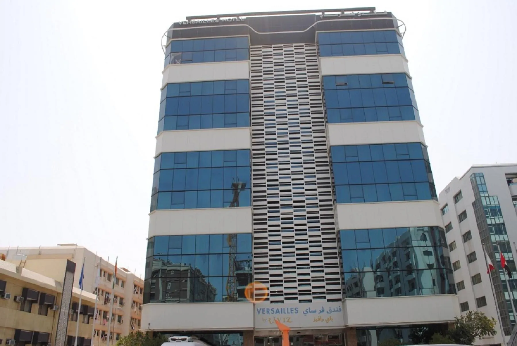 Property building in Versailles by Vieras Hotel