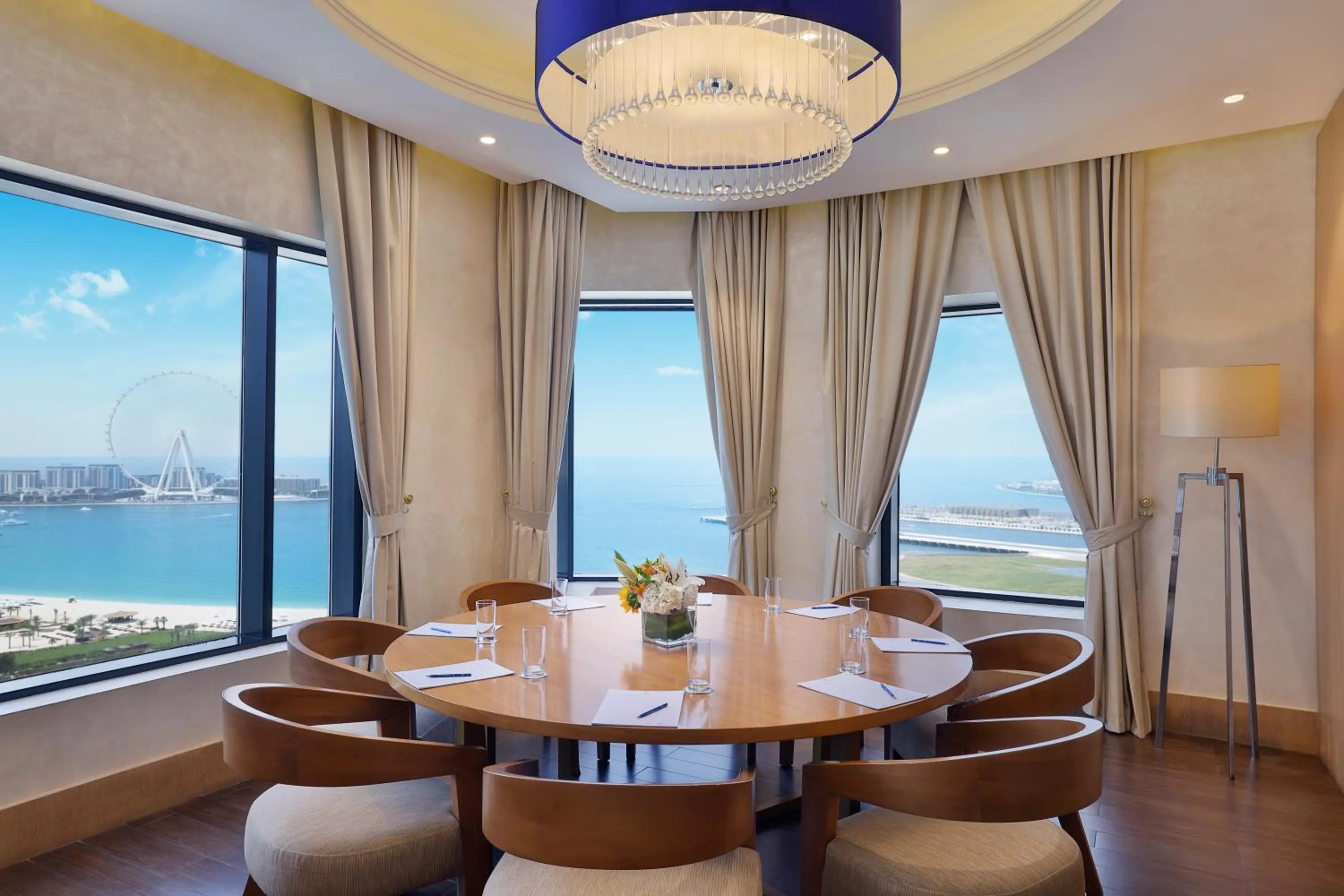 Lounge or bar in Al Habtoor Grand Resort, Autograph Collection